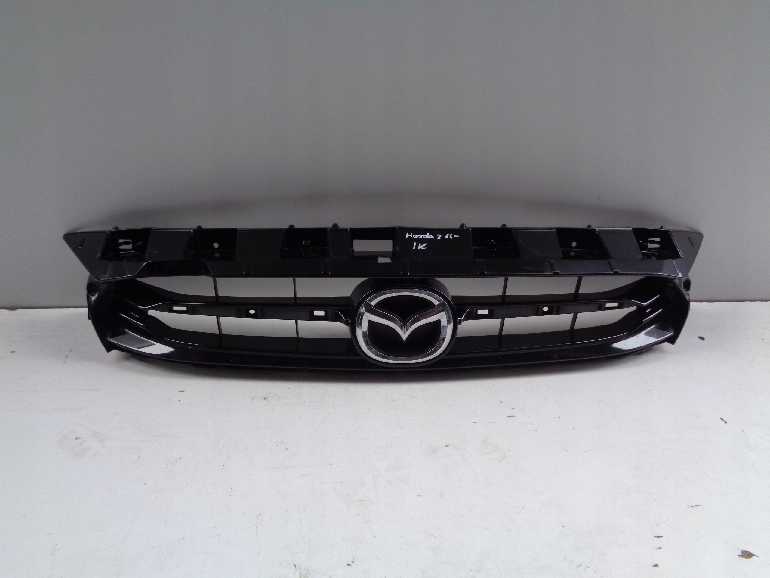 Grill Kühlergrill MAZDA 2 14