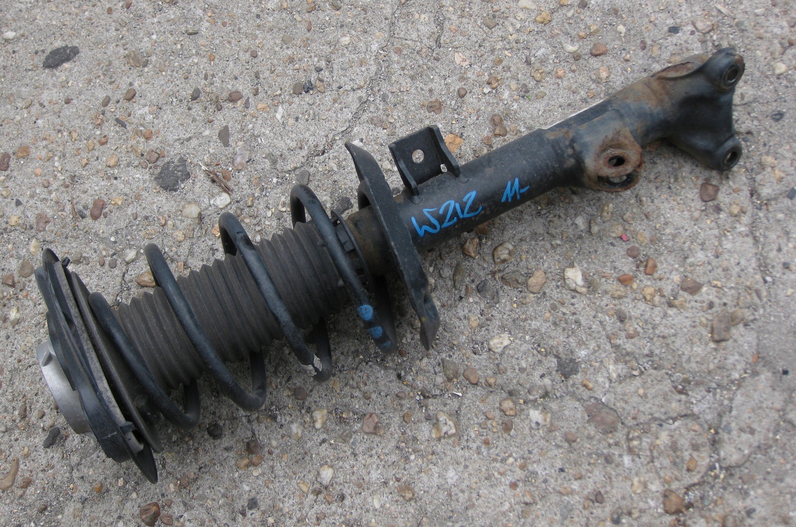 MERCEDES W212 LIFT E KLASA 11R shock absorber spring front A2123200338