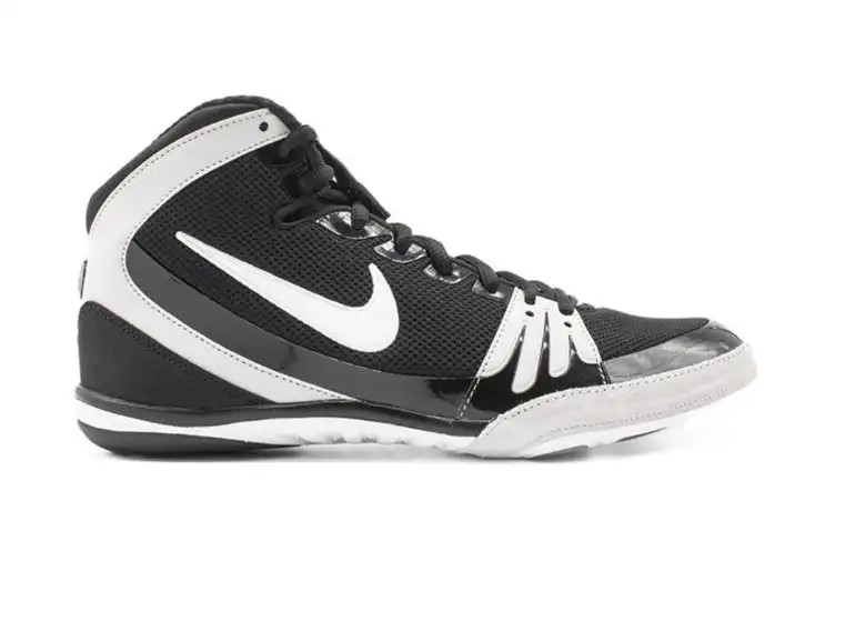 Boty Nike Freek Černé/Bílé, velikost 43 Lehké a stabilní