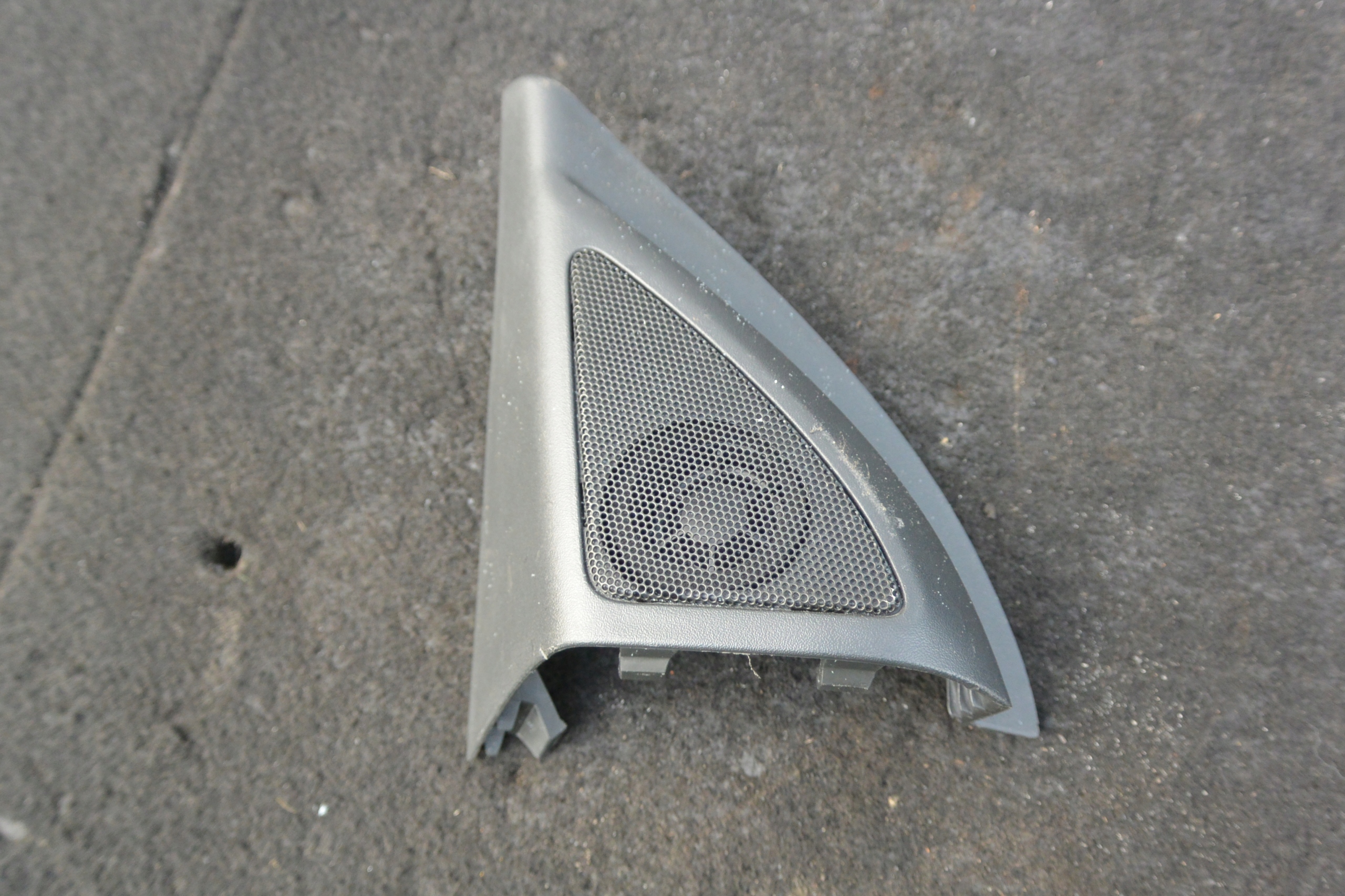 speaker TROJKAT GWIZDEK left front grid OPEL GRANDLAND X