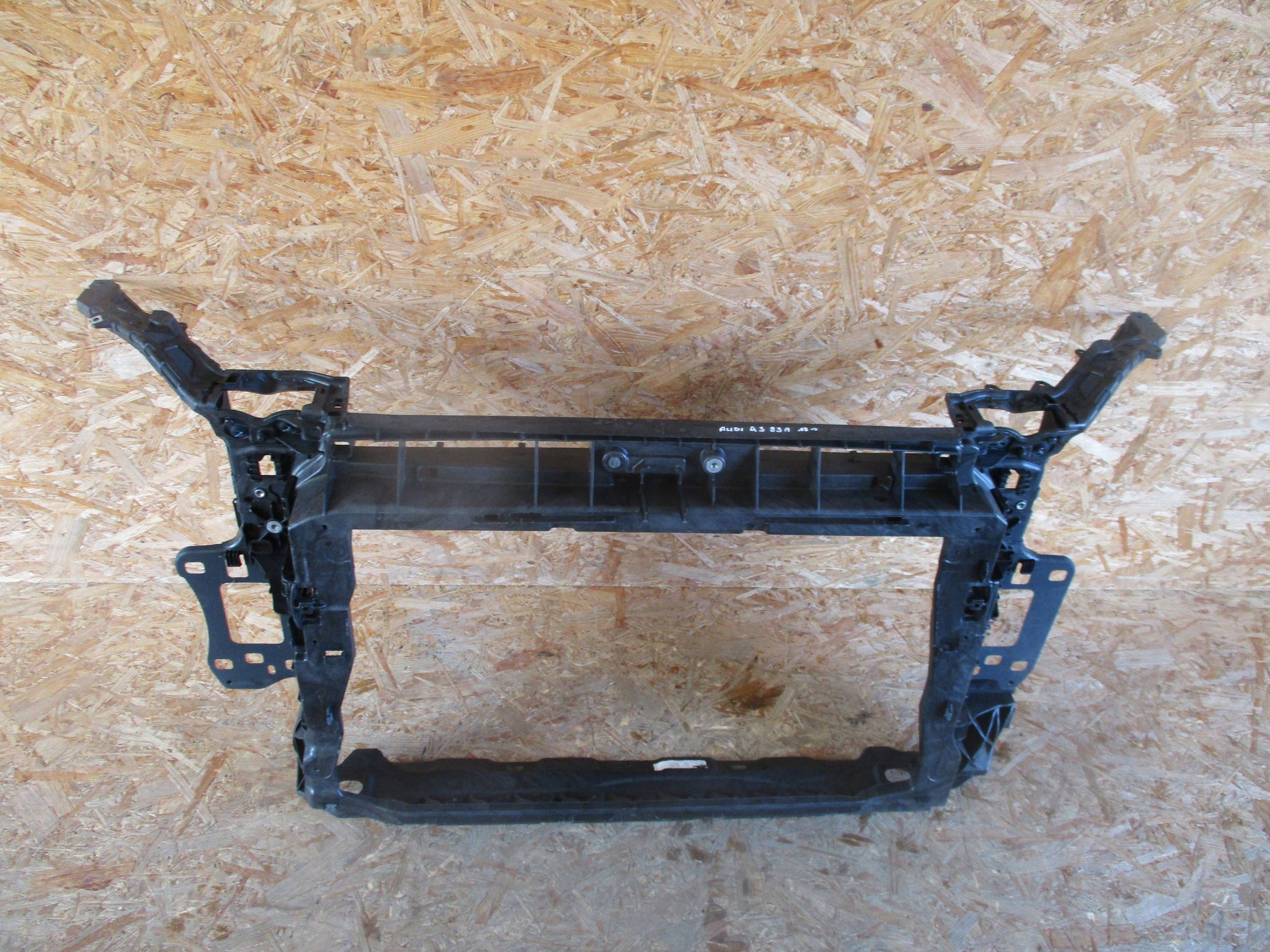 support panel for radiators pillar AUDI Q3 83A