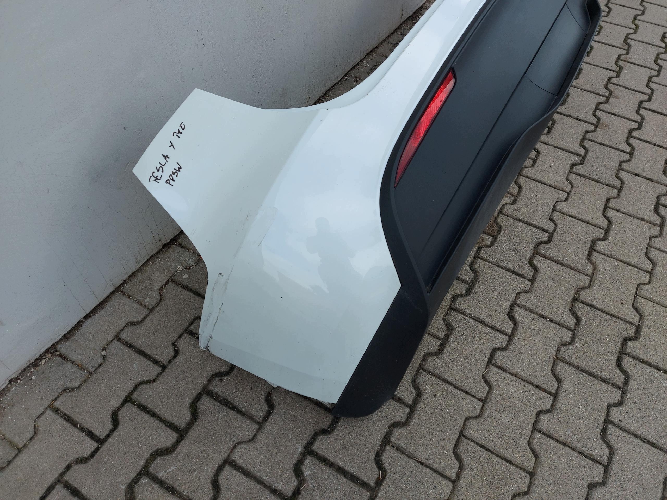 TESLA MODEL Y 2024r bumper rear part rear bialy PPSW