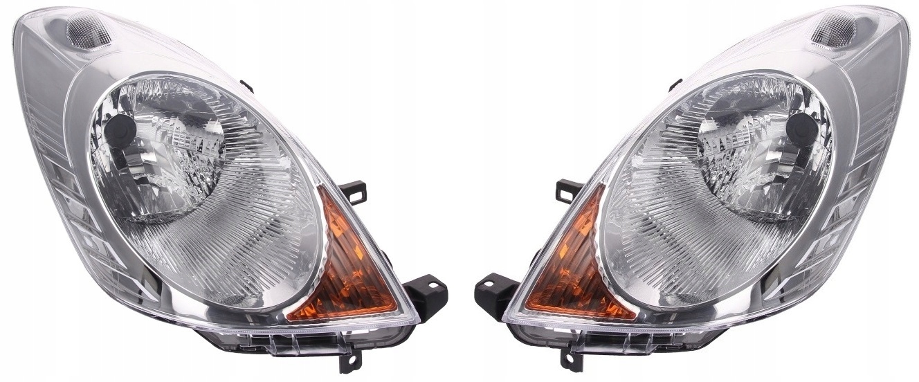 

Nissan Note E11 06-09 Reflektory Przednie Komplet