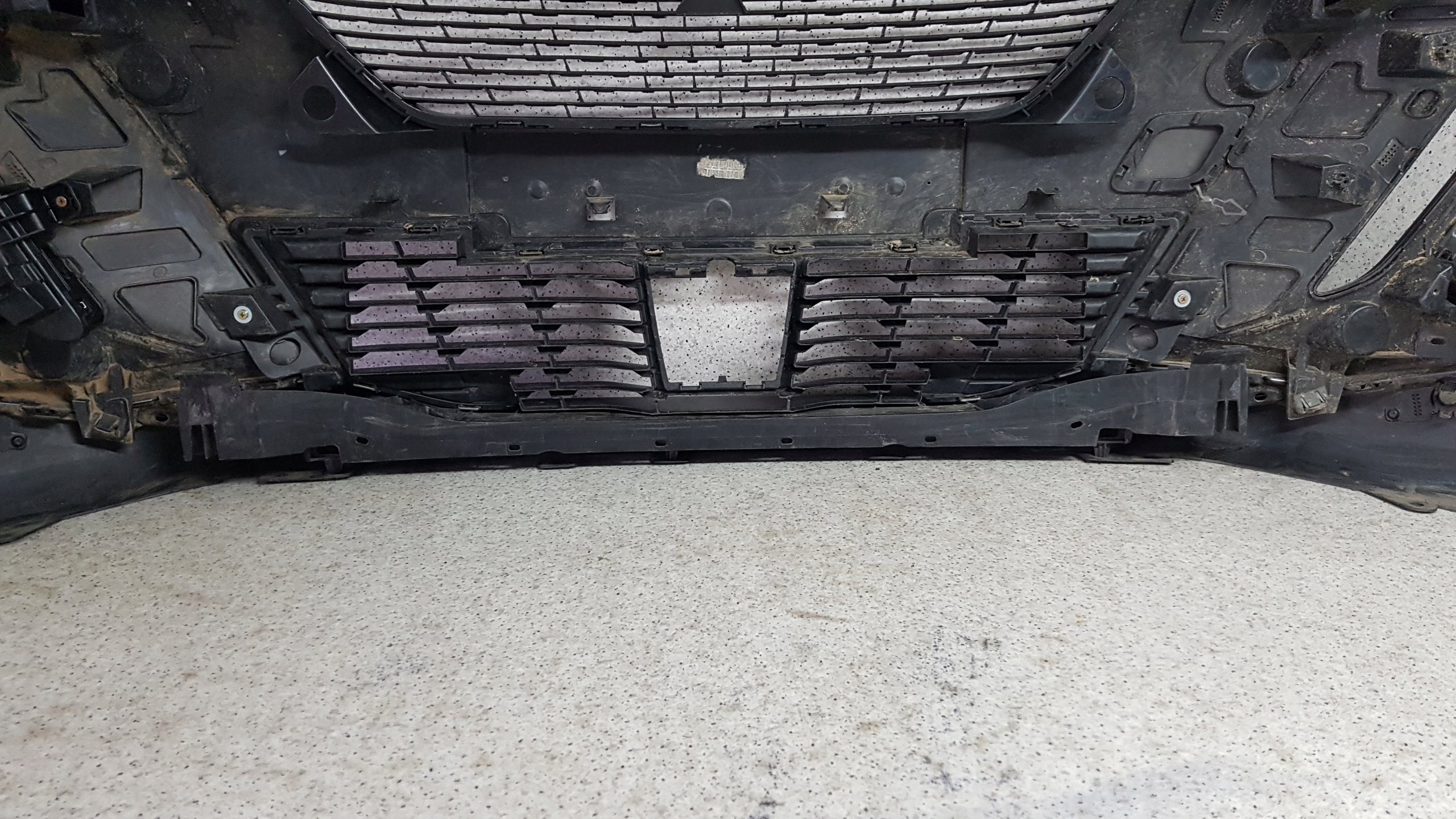 PEUGEOT 2008 II 2 2019 - bumper front 2695