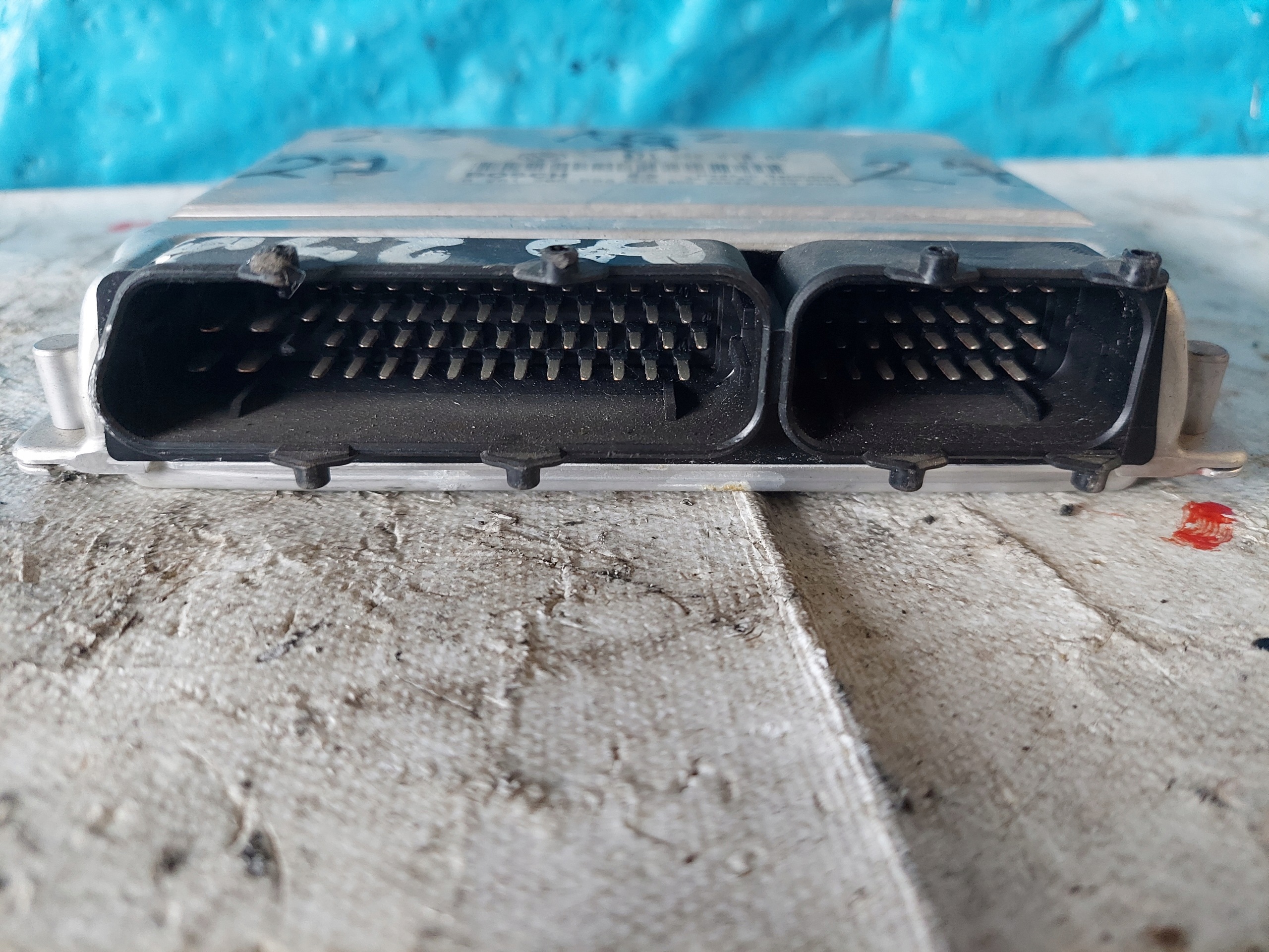 PASSAT B5 2.3 B 071906018AC control unit of the engine