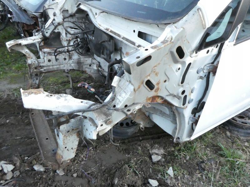 NISSAN Nv200 ЛОНЖЕРОН ЛЕВА ЧЕТВЕРТЬ DUZA