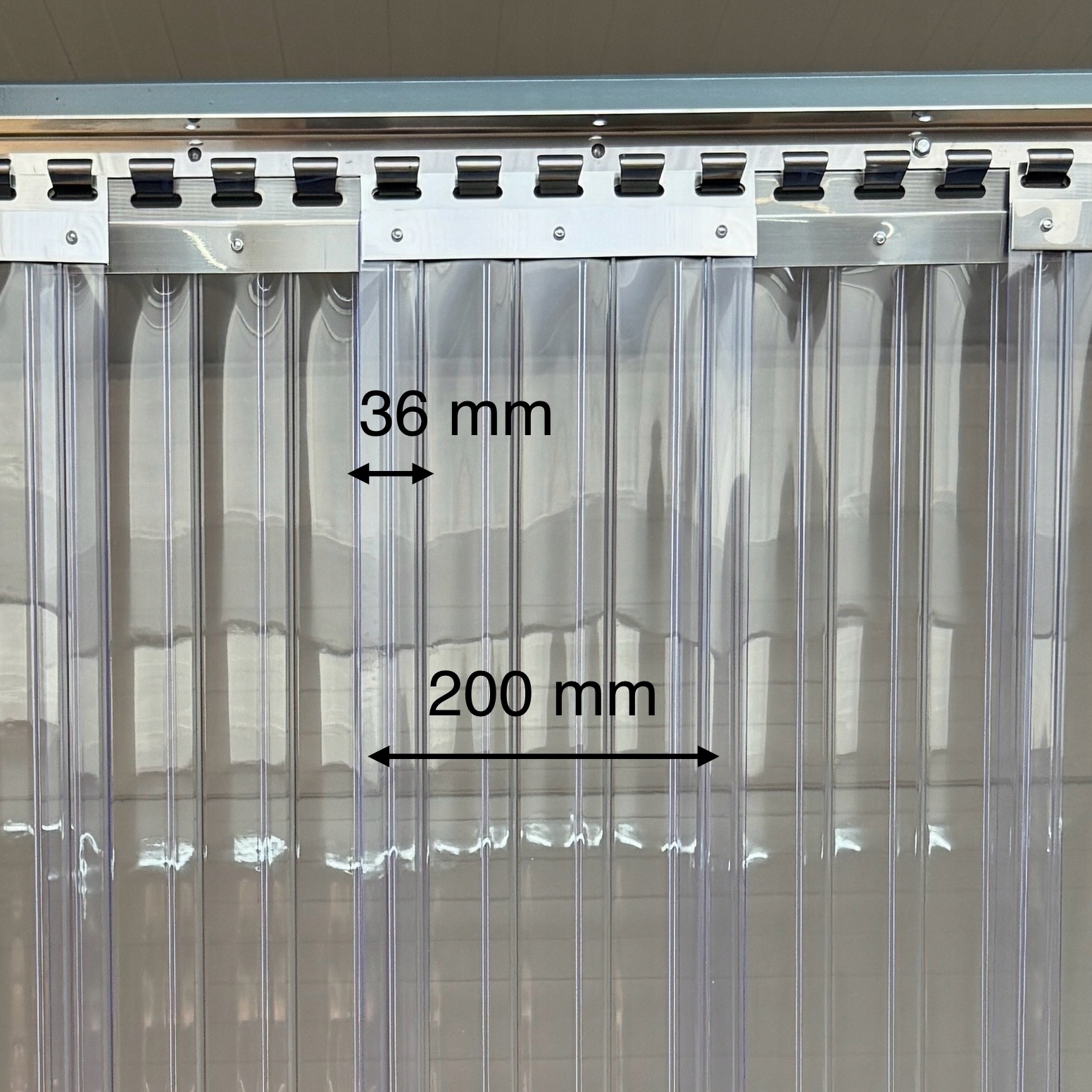 Kurtyna paskowa s: 200cm x h: 280cm, pasy żebrowane PCV 200x2 mm Rodzaj kurtyna paskowa