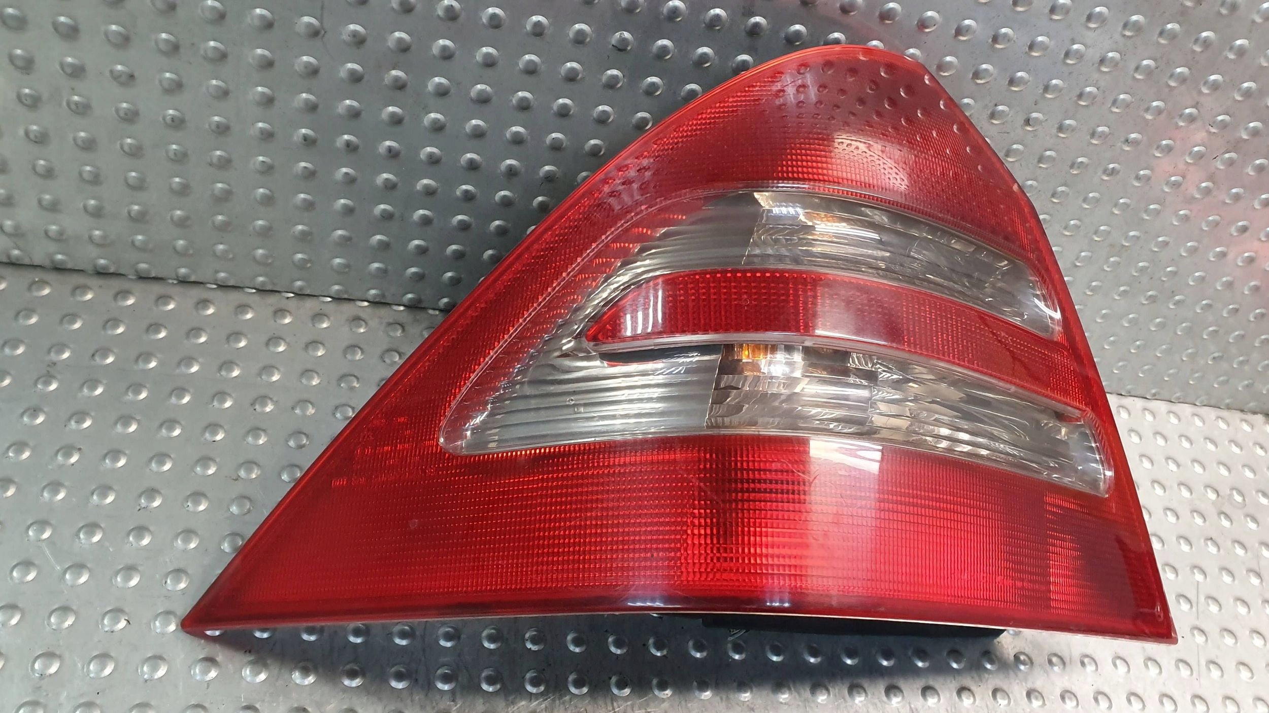 light rear part left MERCEDES C-KLASA W203 sedan 00