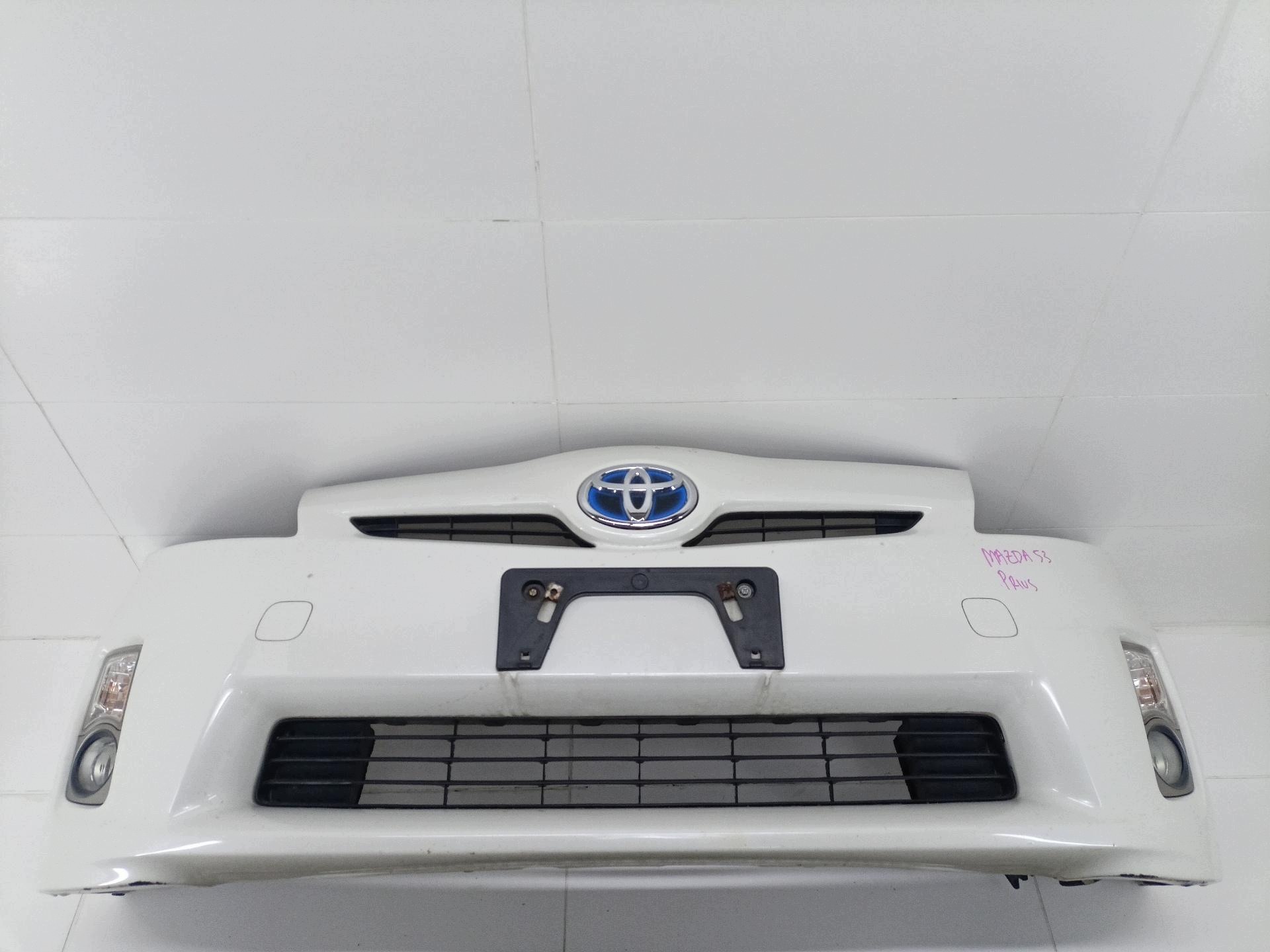bumper front Toyota Prius 3 XW30 ZVW30 2011