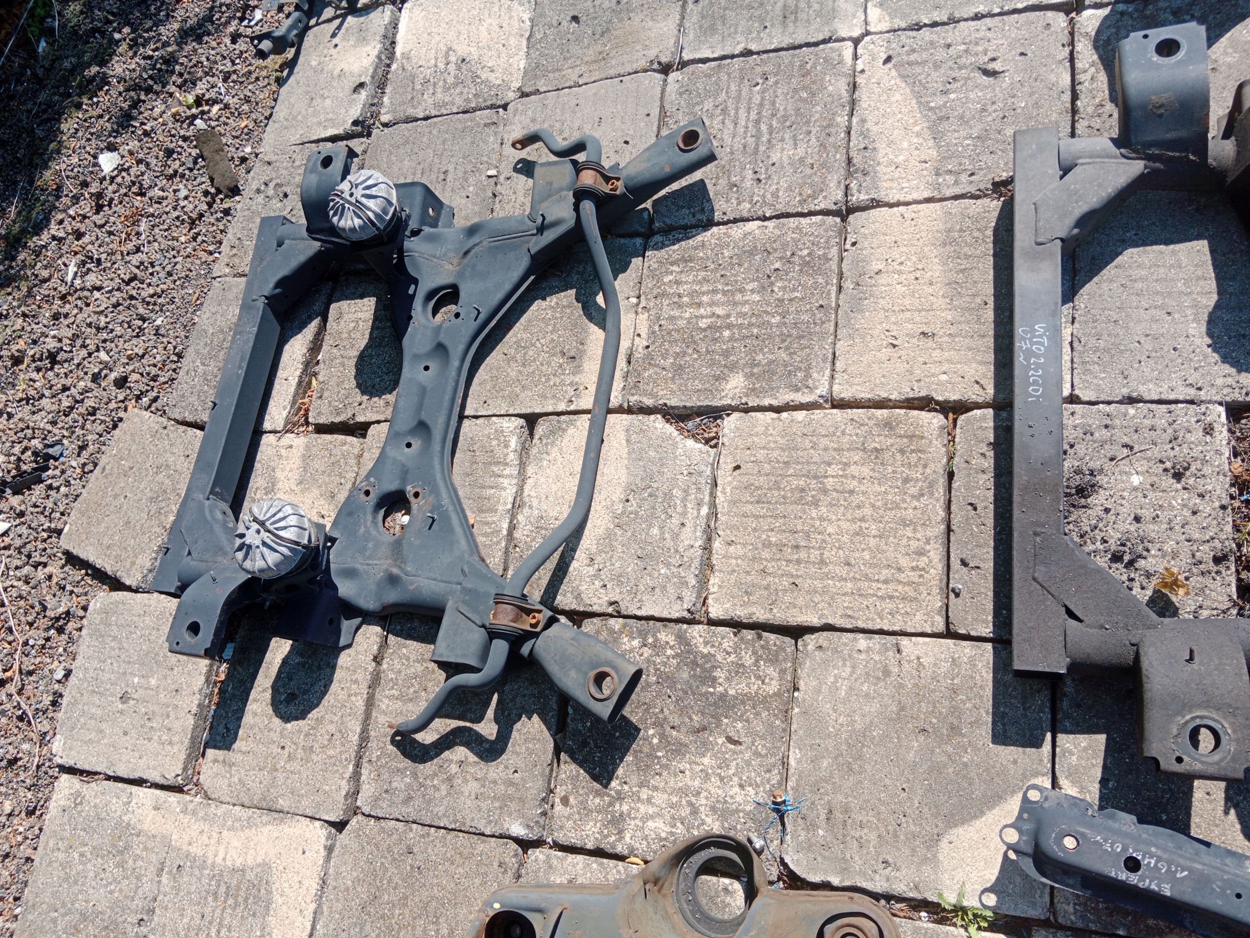 axle beam subframe MERCEDES VITO W639