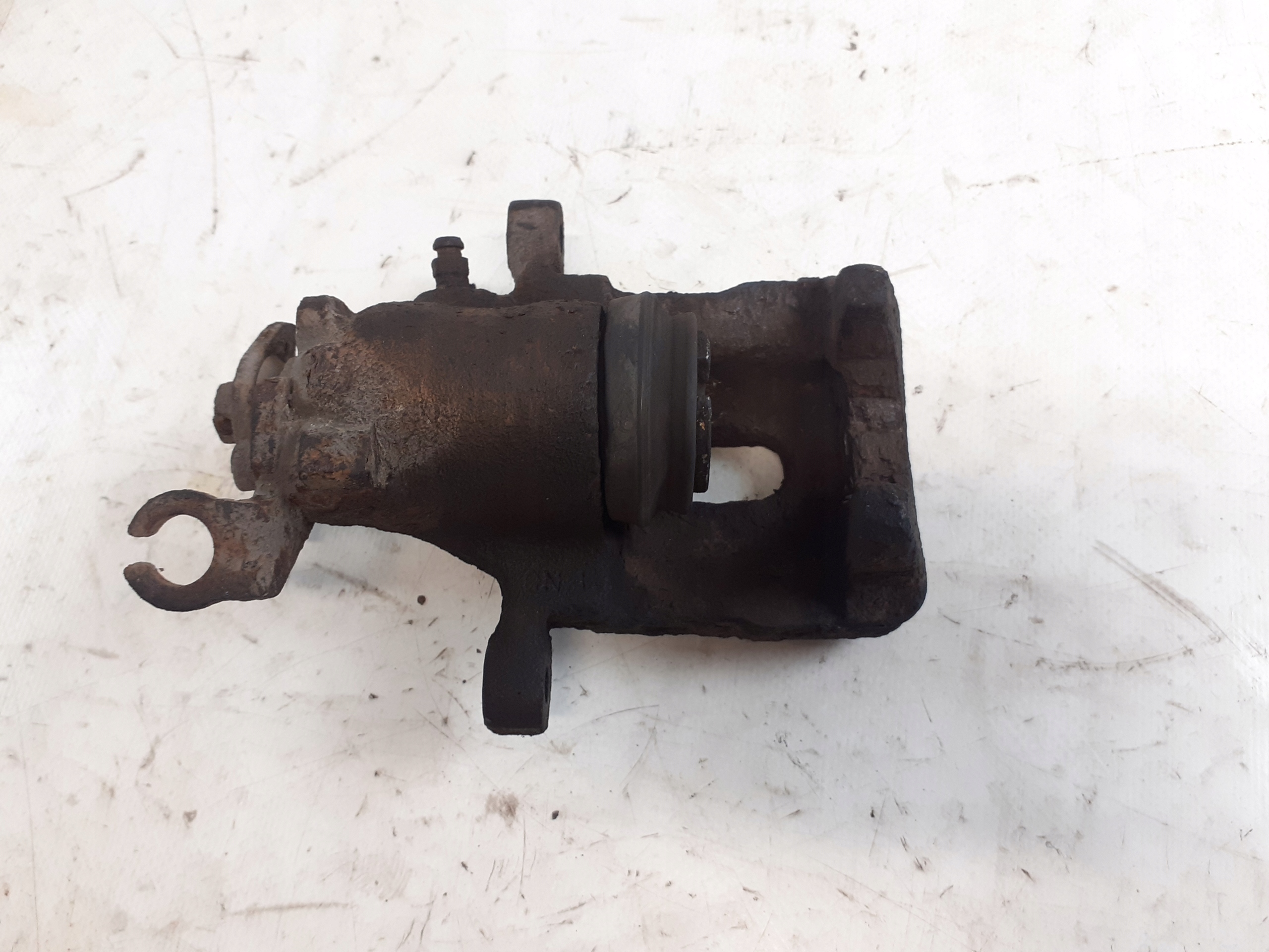 Volvo V40 1.9 DTI caliper brakes rear left