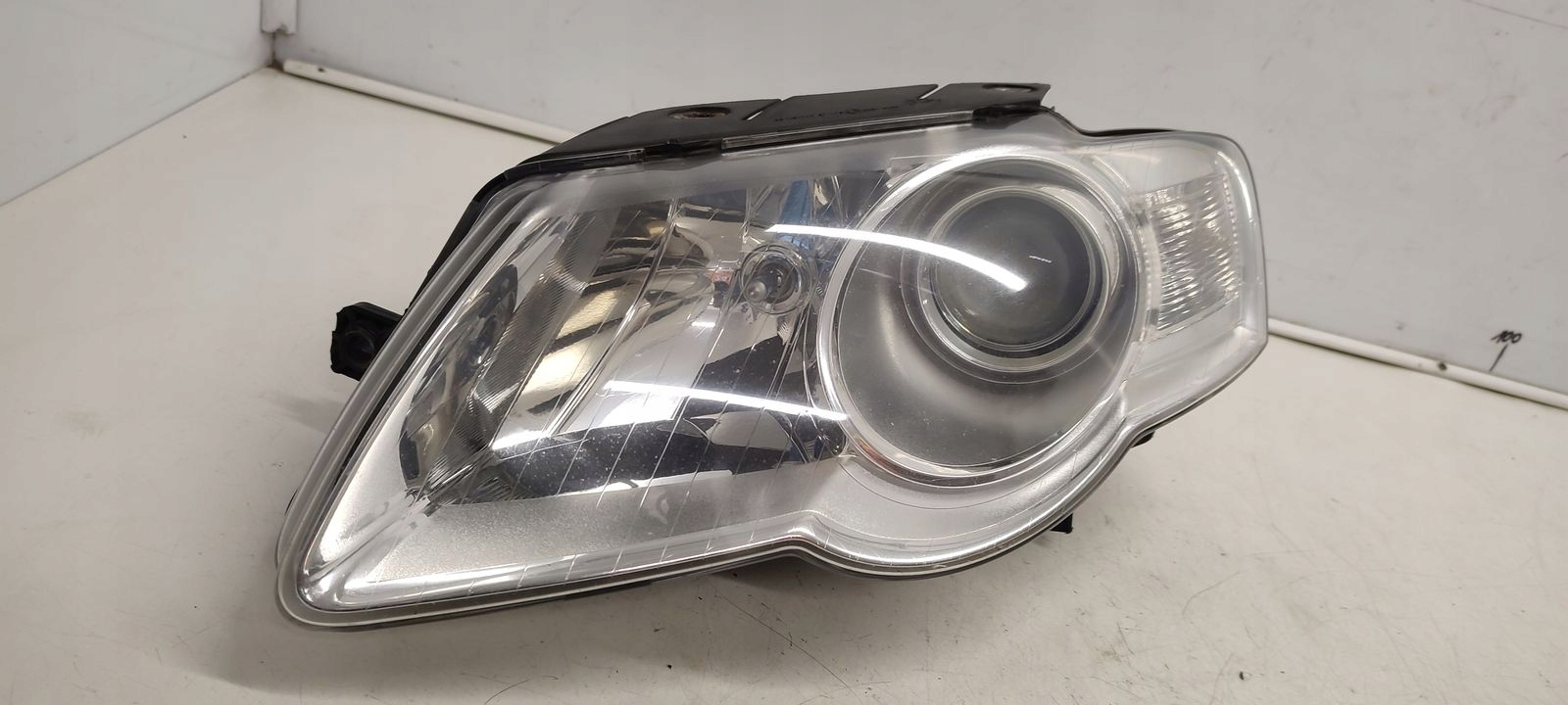 light front front left VW Passat B6 2,0 TDI kombi