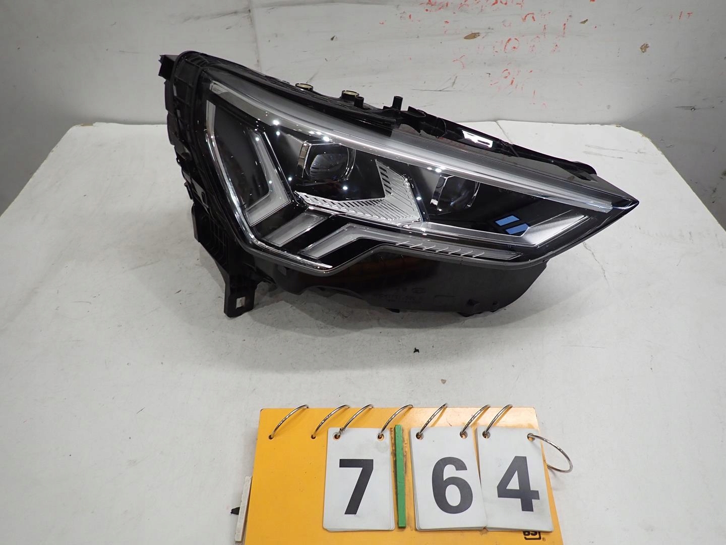 light front front right AUDI Q3 II 2018- FULL LED MATRIX 2018- 83A941036