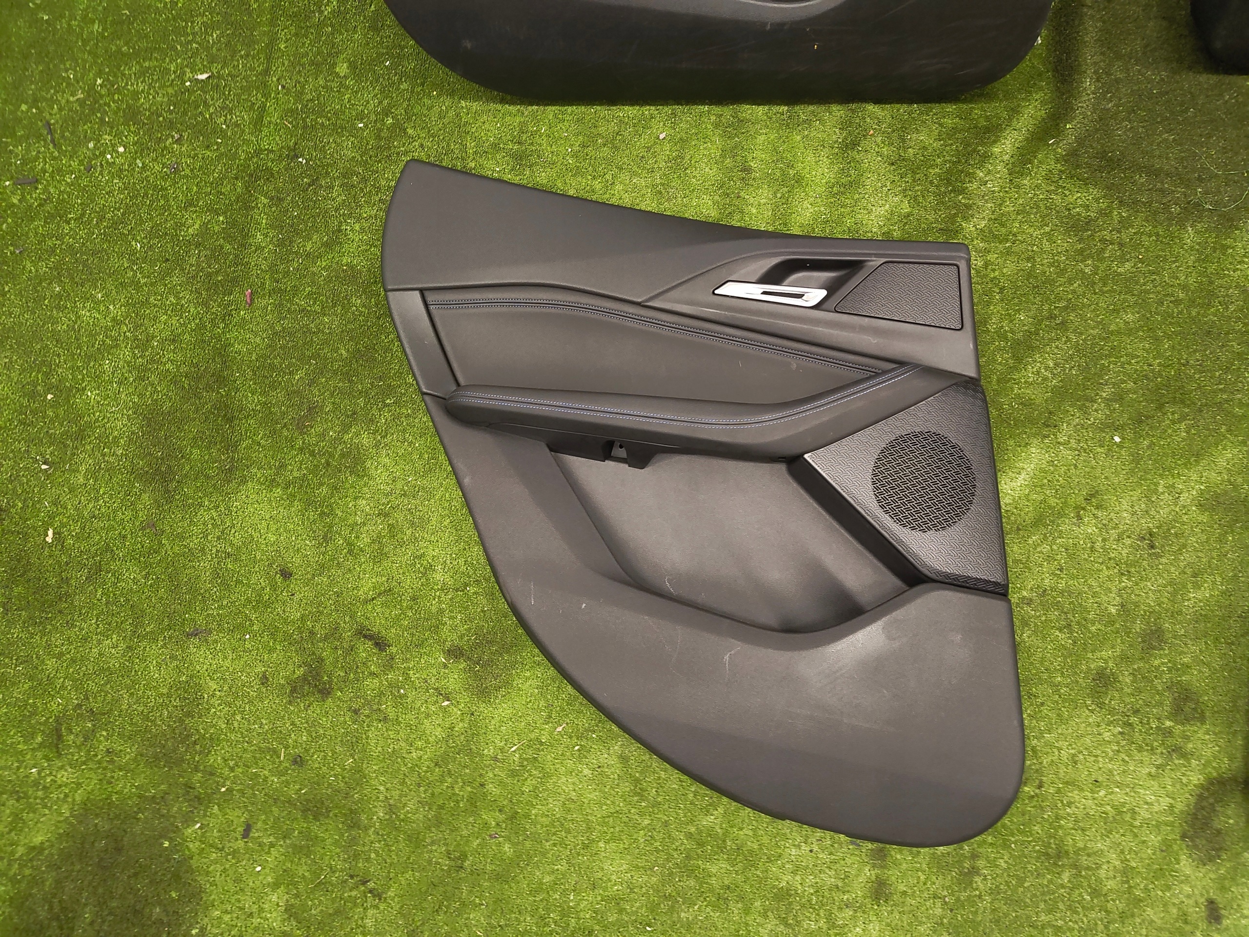 BMW 2 U06 side side upholstery door KOMPLET