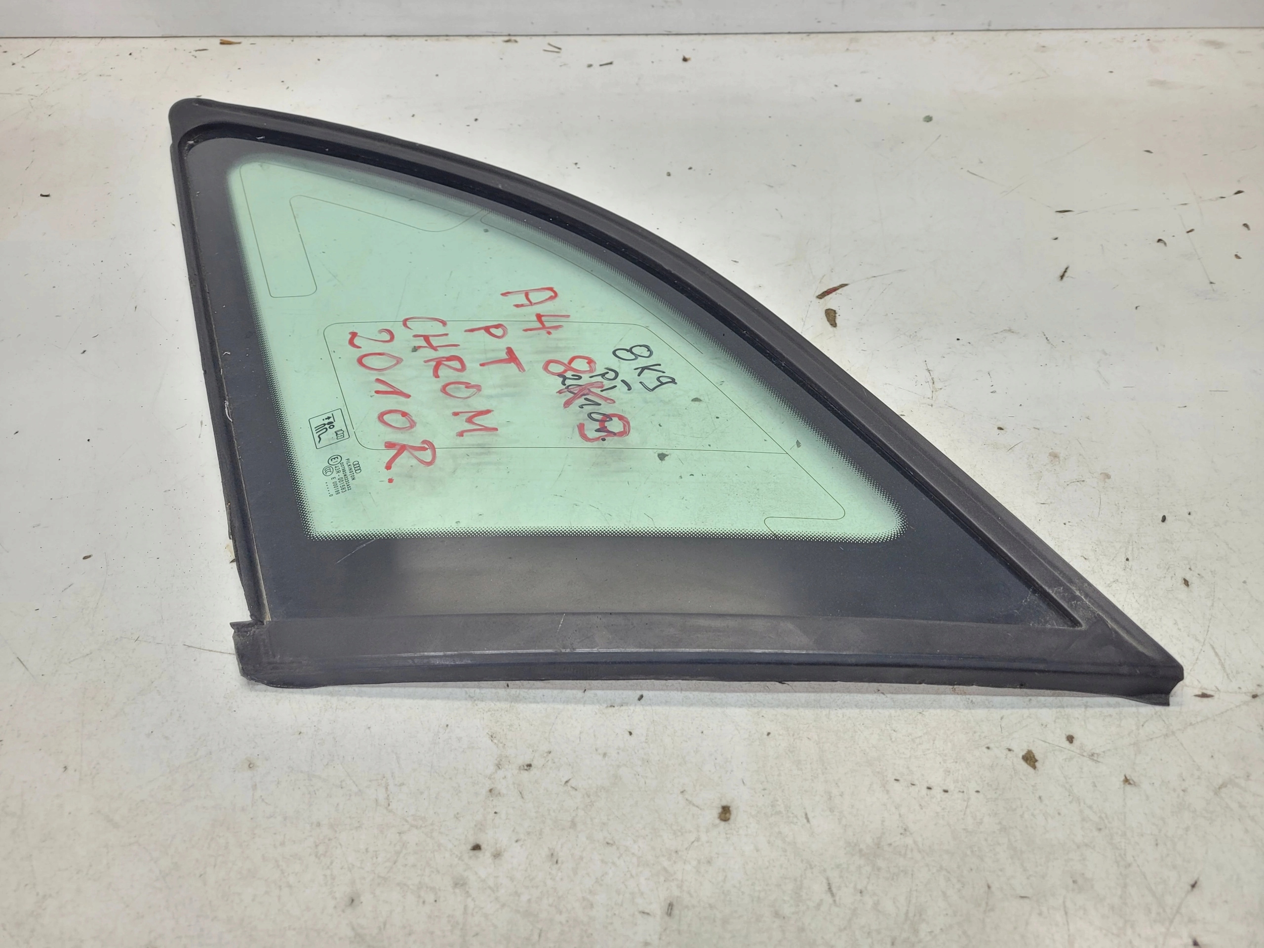 window bodywork AUDI A4 B8 AVANT KOMBI CHROM right rear part 2010 ROK