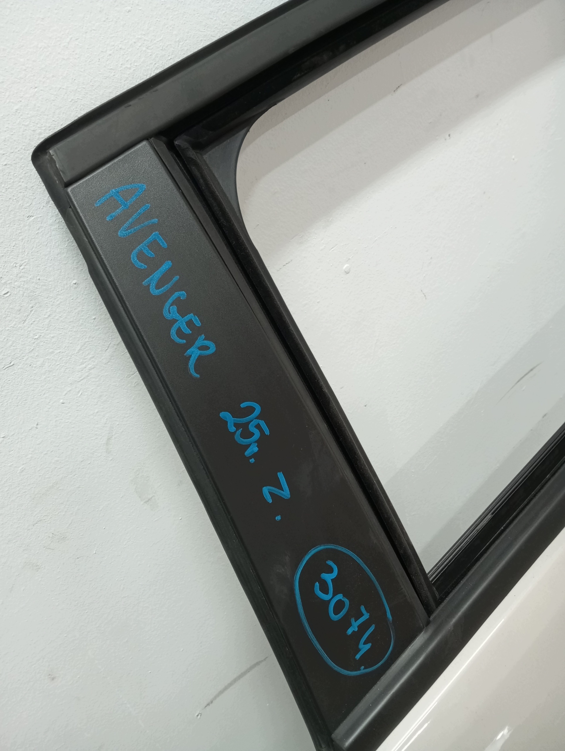 door left rear. JEEP AVENGER 25R