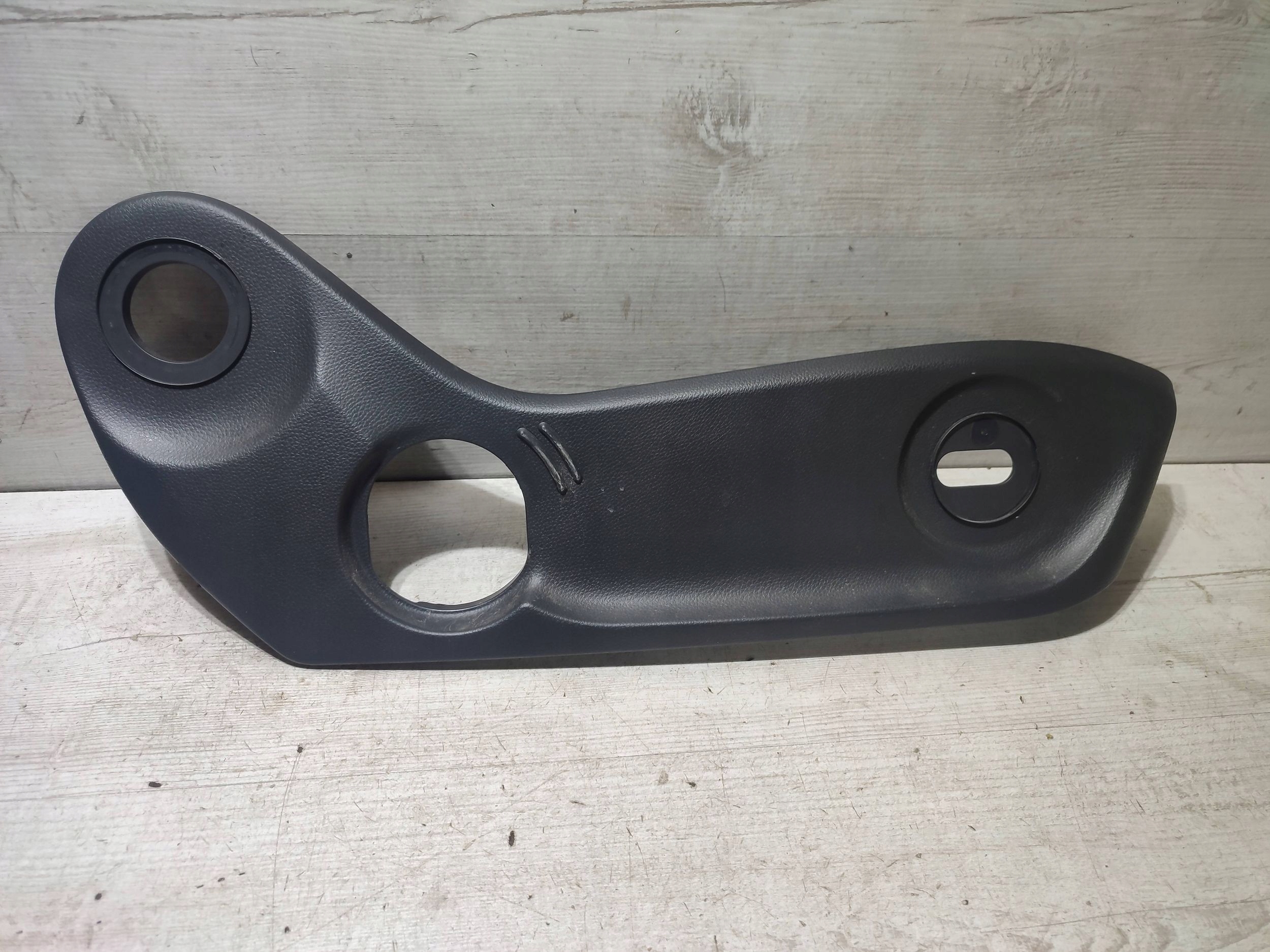 Mercedes-Benz GLA W156 2015 front right side seat side cover