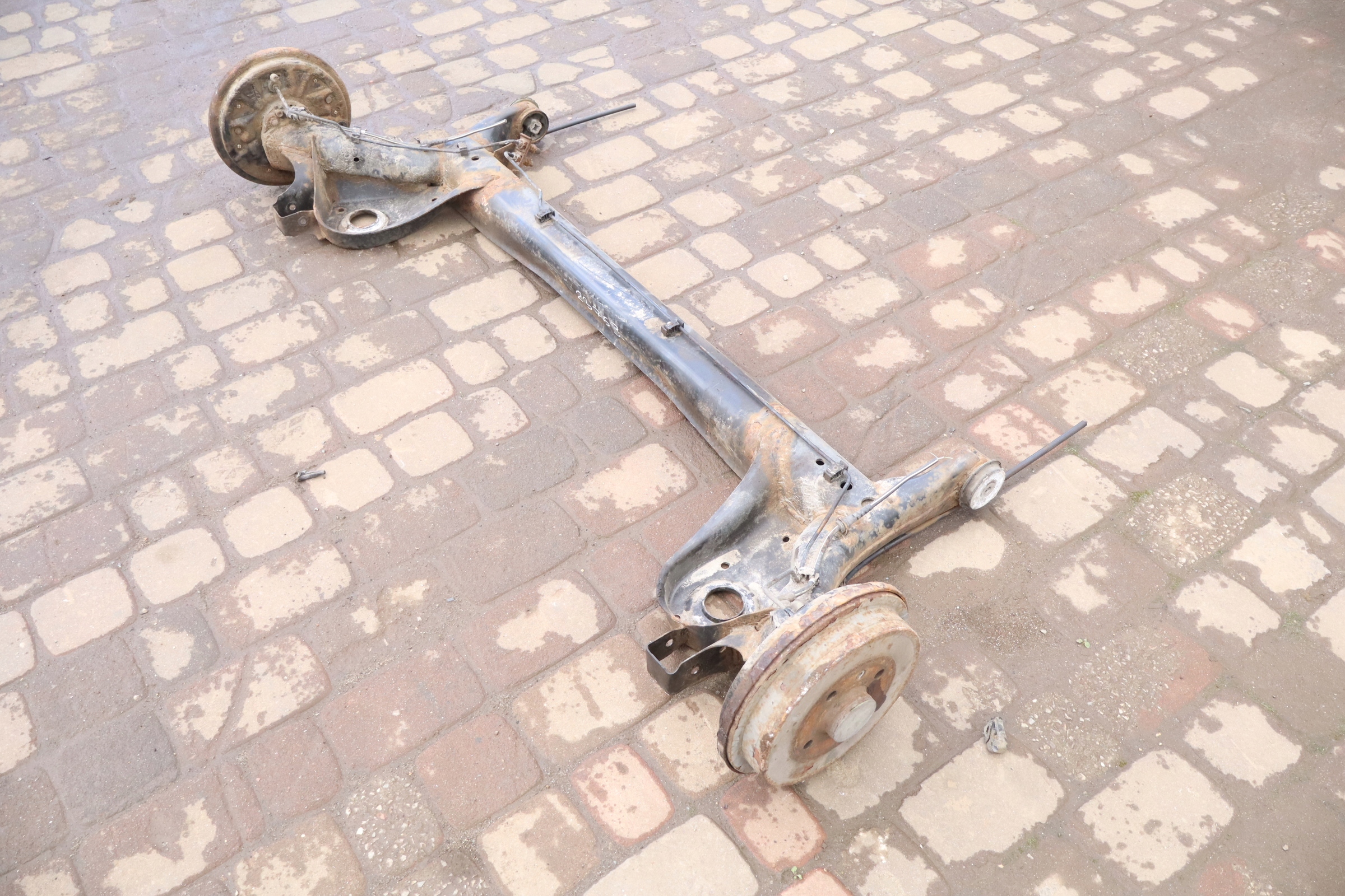 BELKA ZAWIESZENIA TYLNA SKODA CITIGO Wersja Europejska