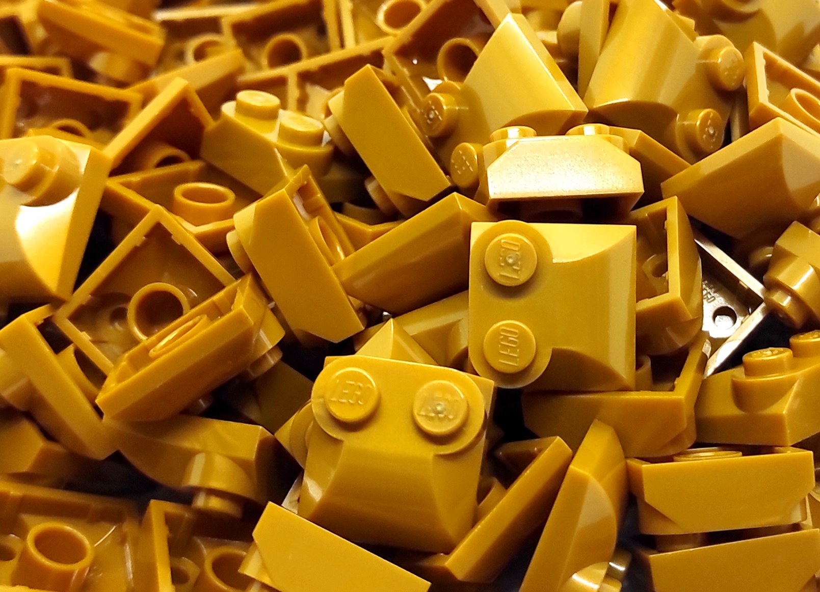 

Lego 47457 Slope Curved Pearl Gold 10szt. Nowe