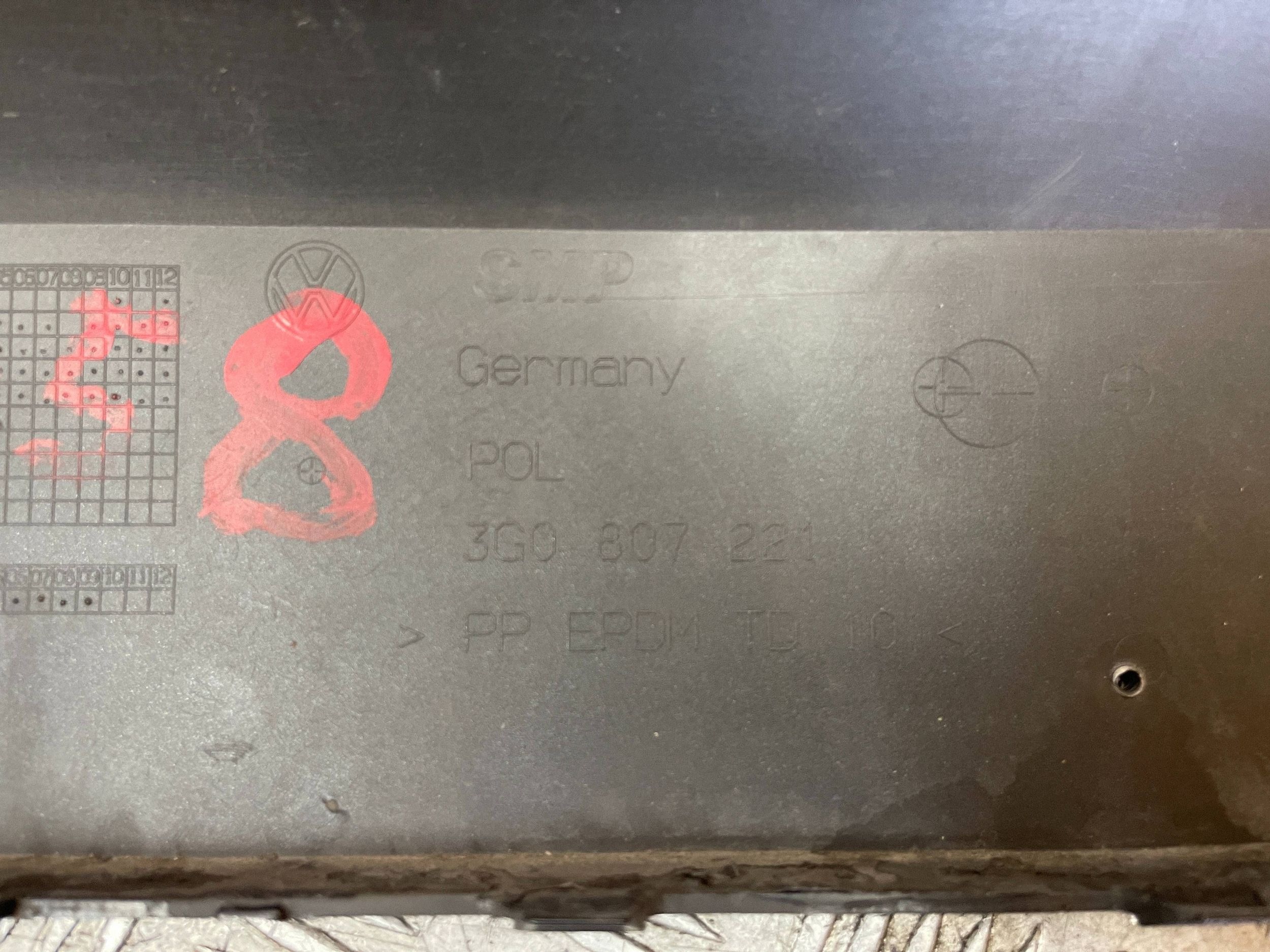 front bumper front VOLKSWAGEN PASSAT B8 3G 14- PDC washers