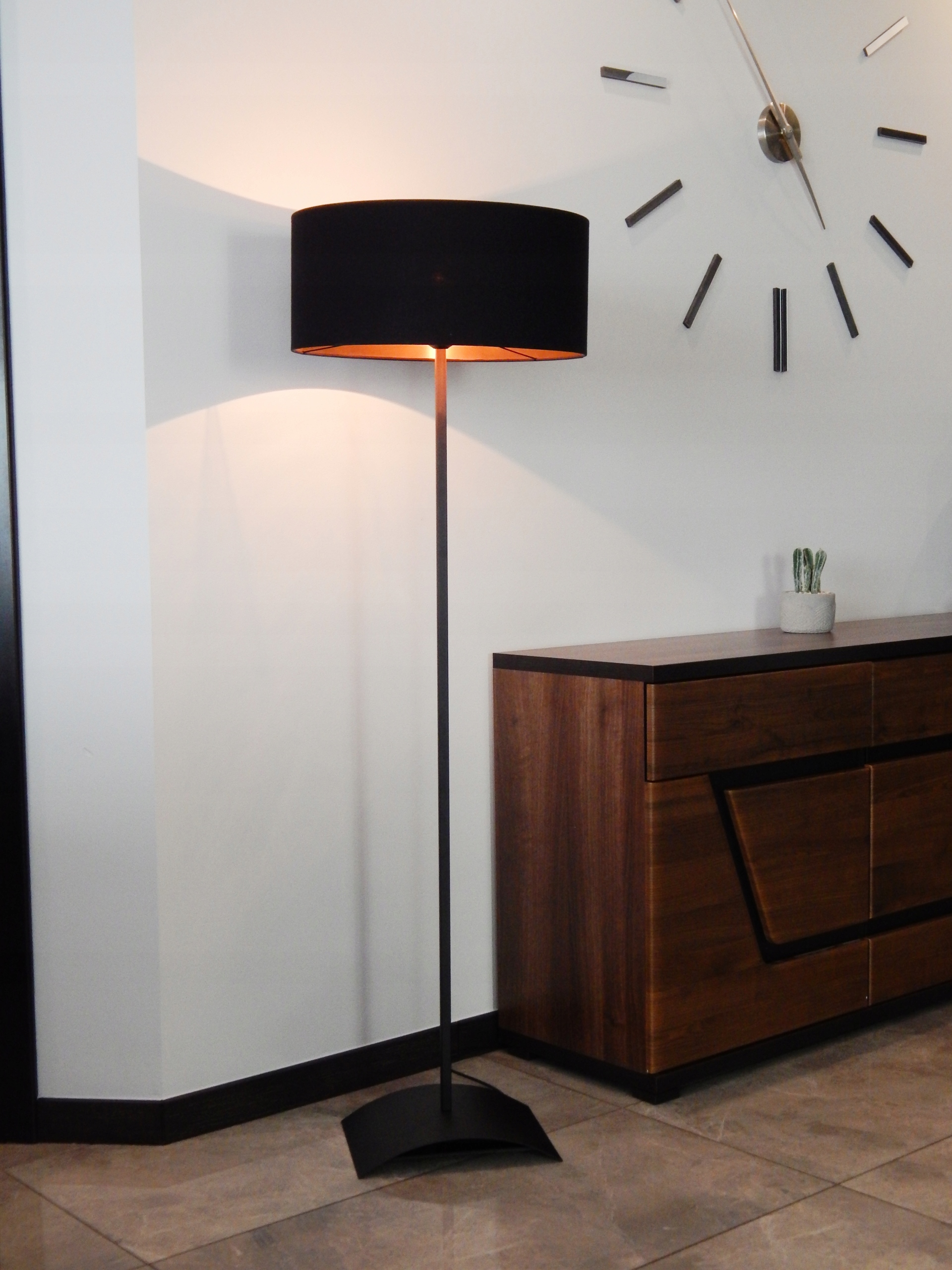 LAMPA WISZĄCA SUFITOWA ŻYRANDOL LED 2 X E27 DREWNO ABAŻUR STÓŁ SALON Liczba punktów światła 2