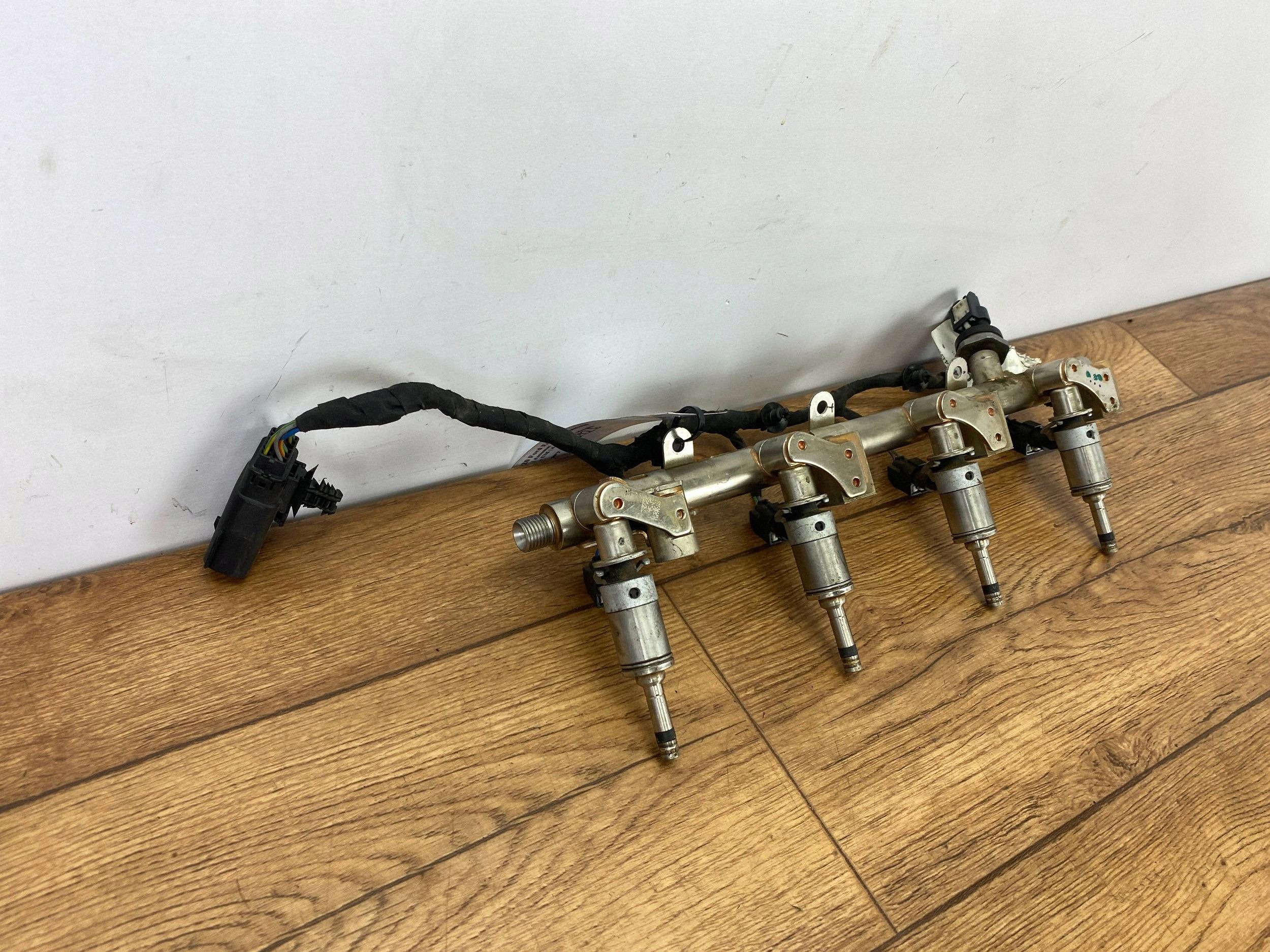 Rampe injection Ford Escape IV Kuga MK3 2020+