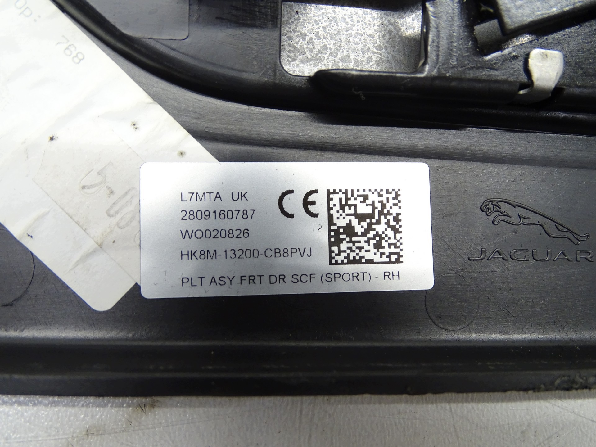 lišta PRAHU pravý předek F-PACE HK83-13200BF