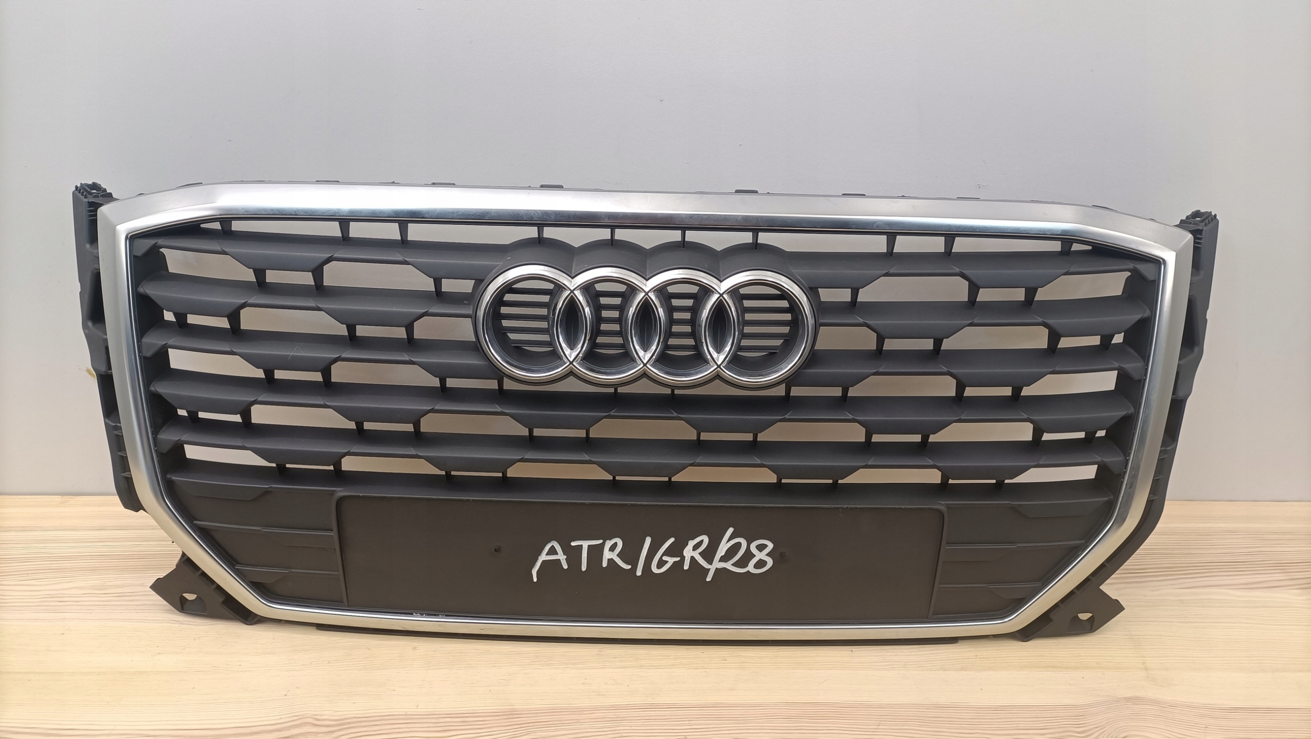 Audi Q2 Kühlergrill FRONTGRILL Kühlergitter 81A8536510G - Thumbnail 1