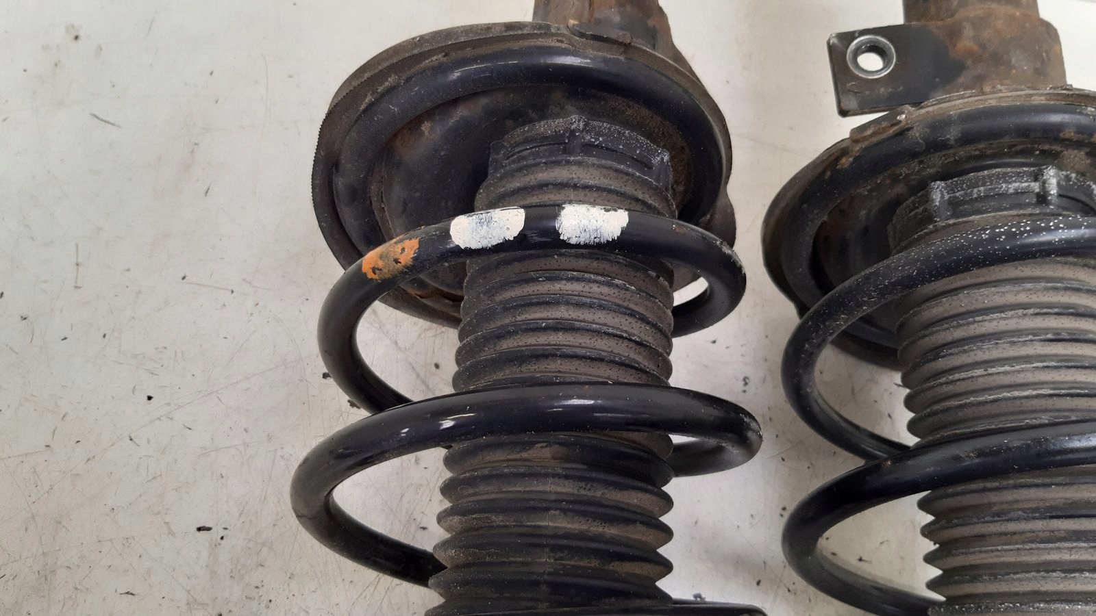shock absorber spring front Ford Focus MK3 2,0 TDCI