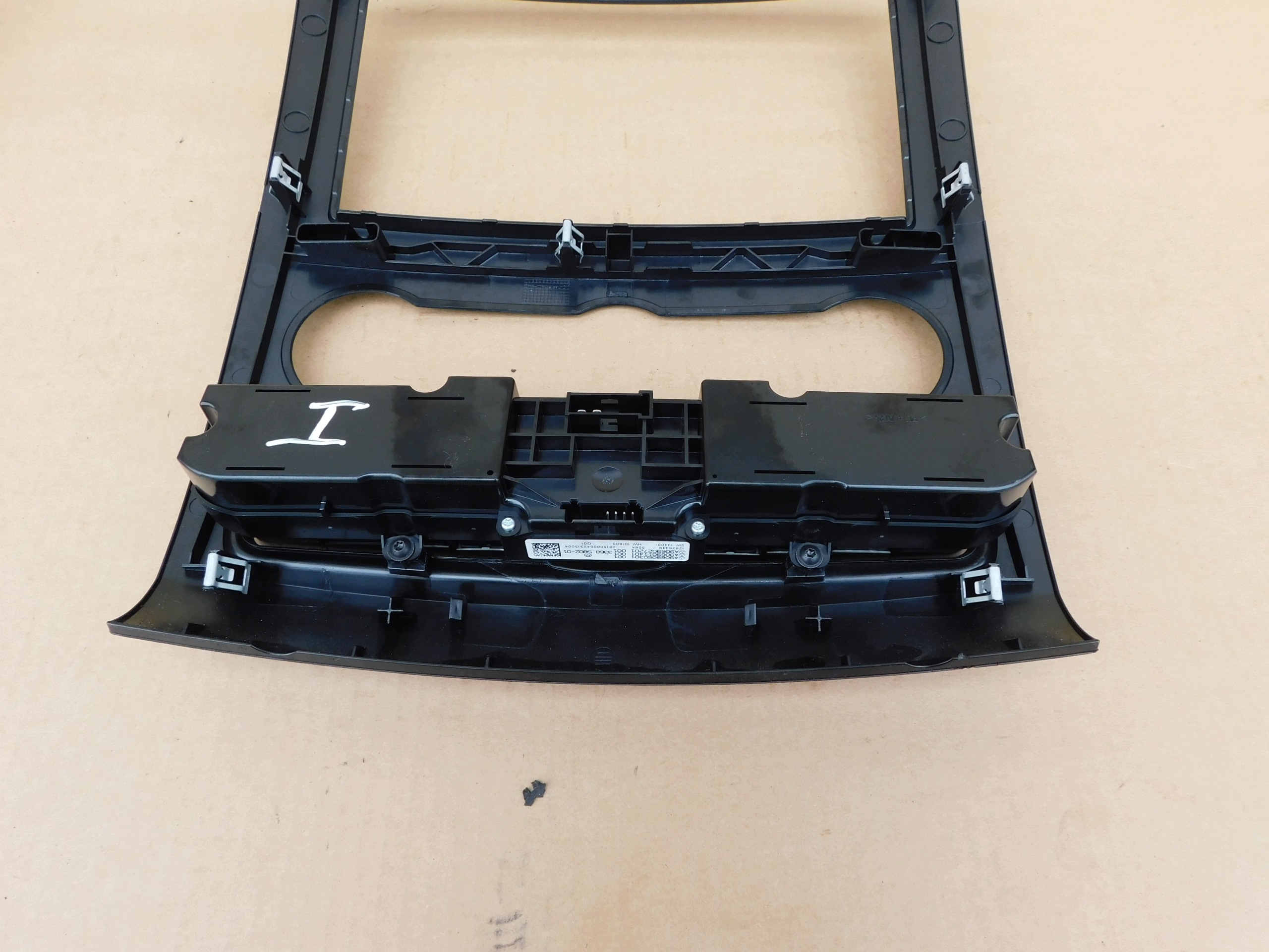 Panel Console Moyen Châssis de couverture Sprinter 906 VW Crafter OEM