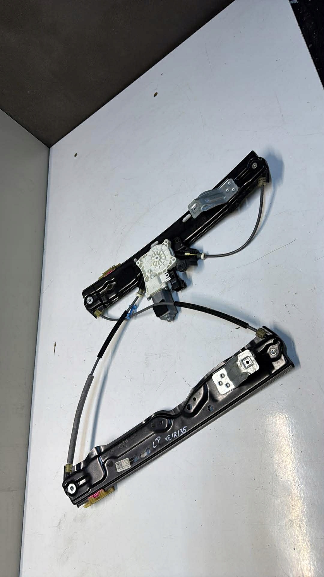 window regulator left front EU GX73-23201 JAGUAR XE 14-20