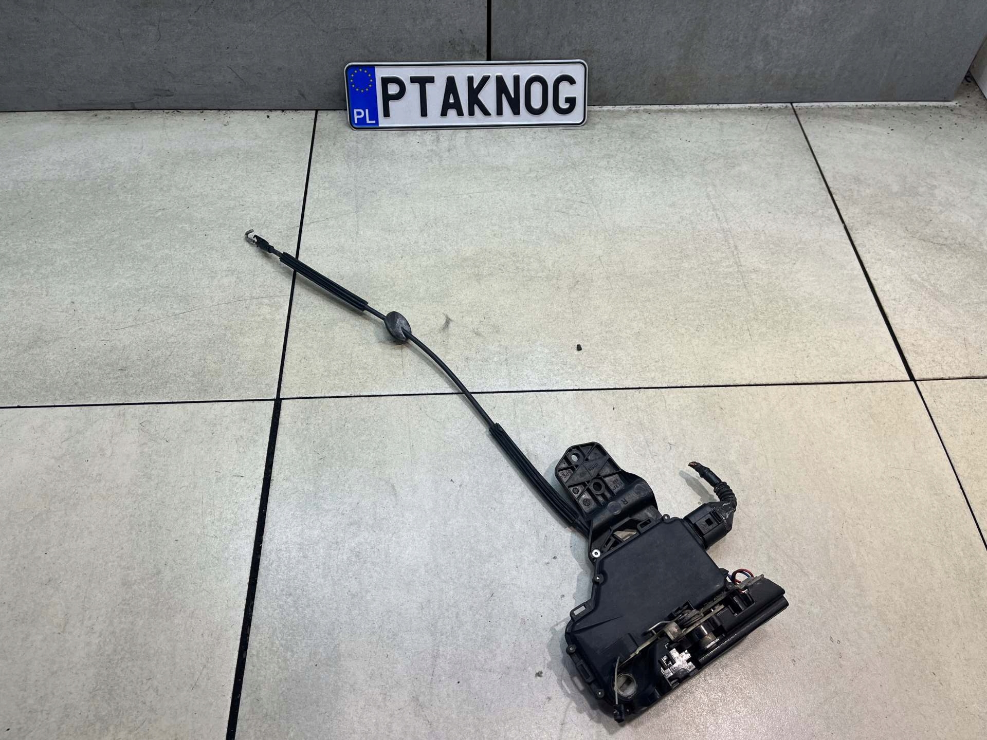 lock door right front VW PASSAT B5 1.6B 8PIN
