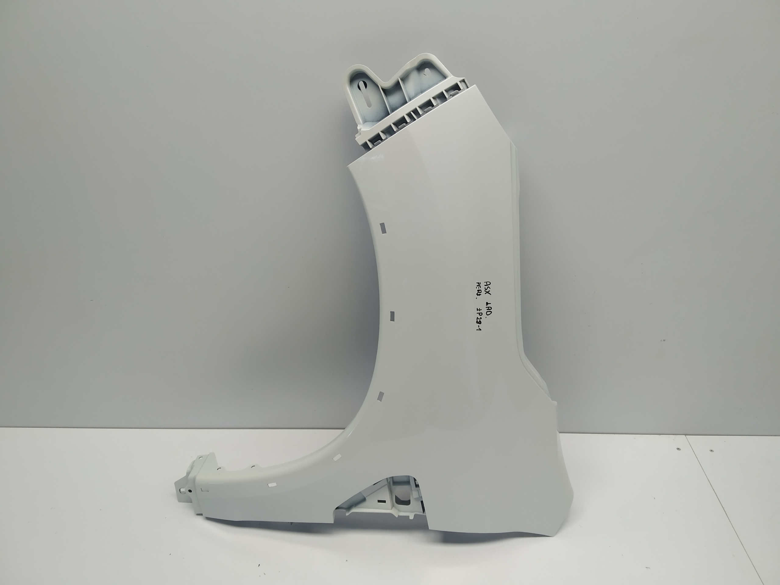 2019r- Mitsubishi ASX lift fender left right bialy original