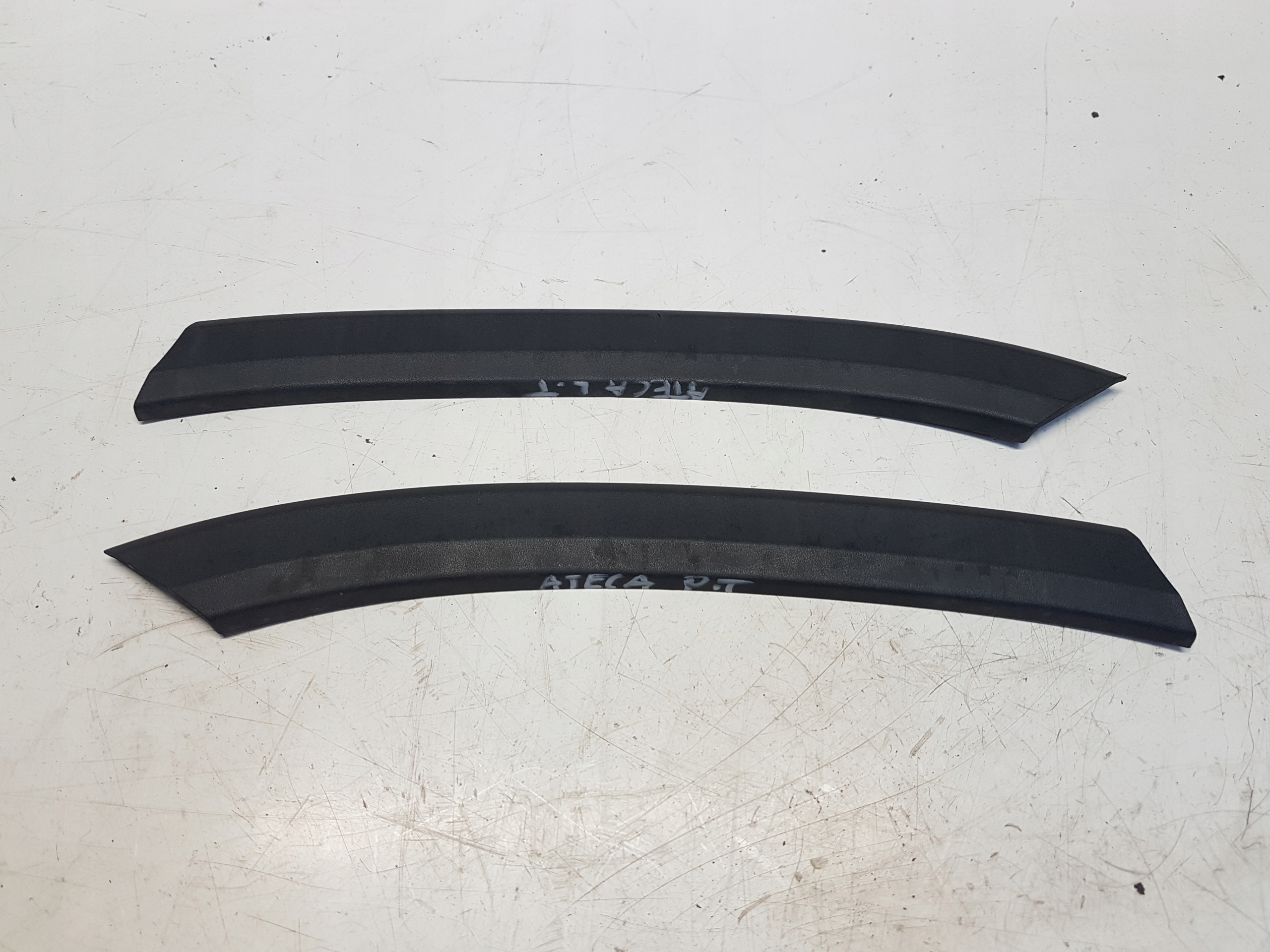 SEAT ATECA lista fedél sárvédöt bal far
