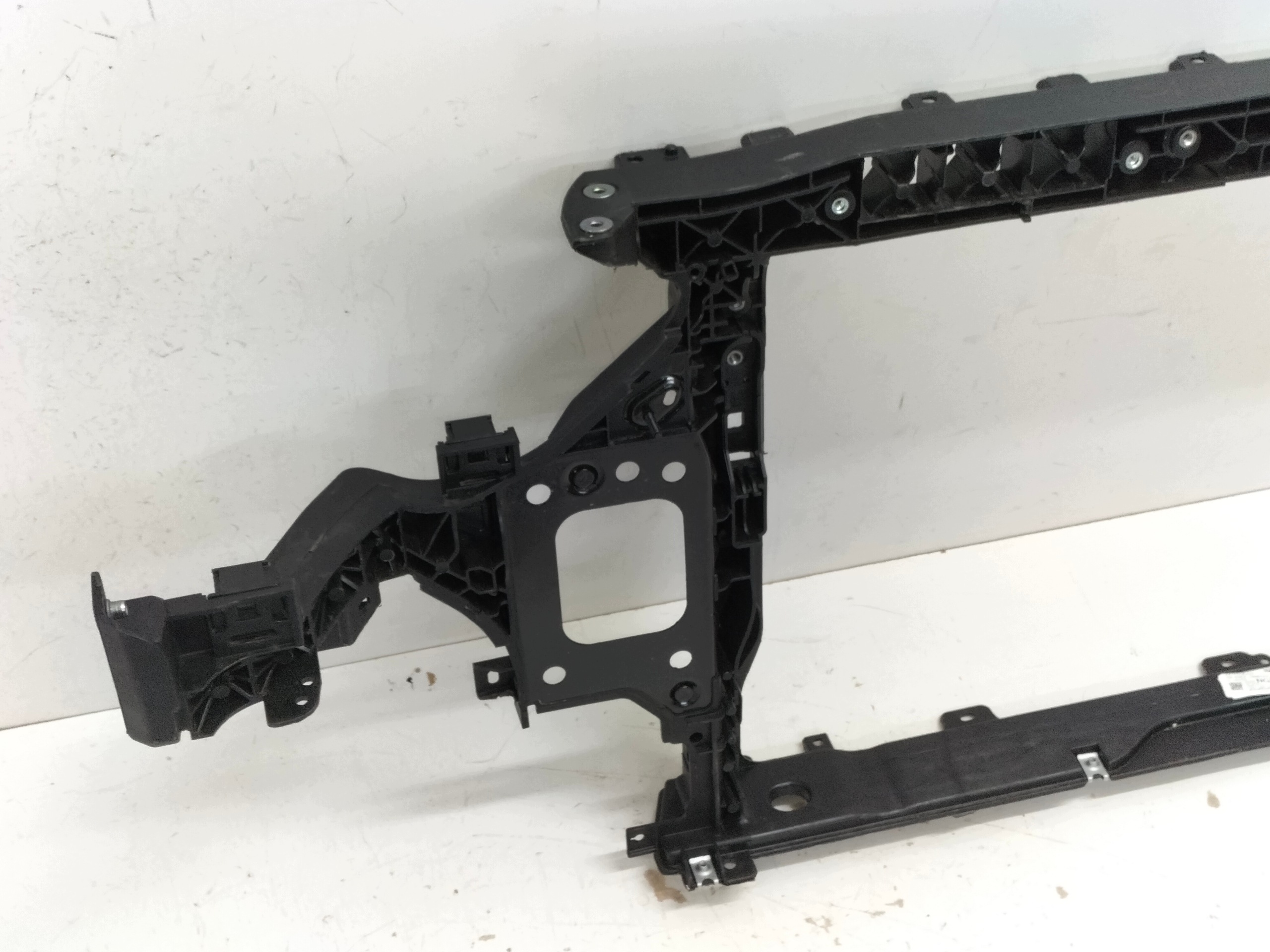 support panel for radiators pillar iron front KIA CEED III 18- zakuty , patrz numer