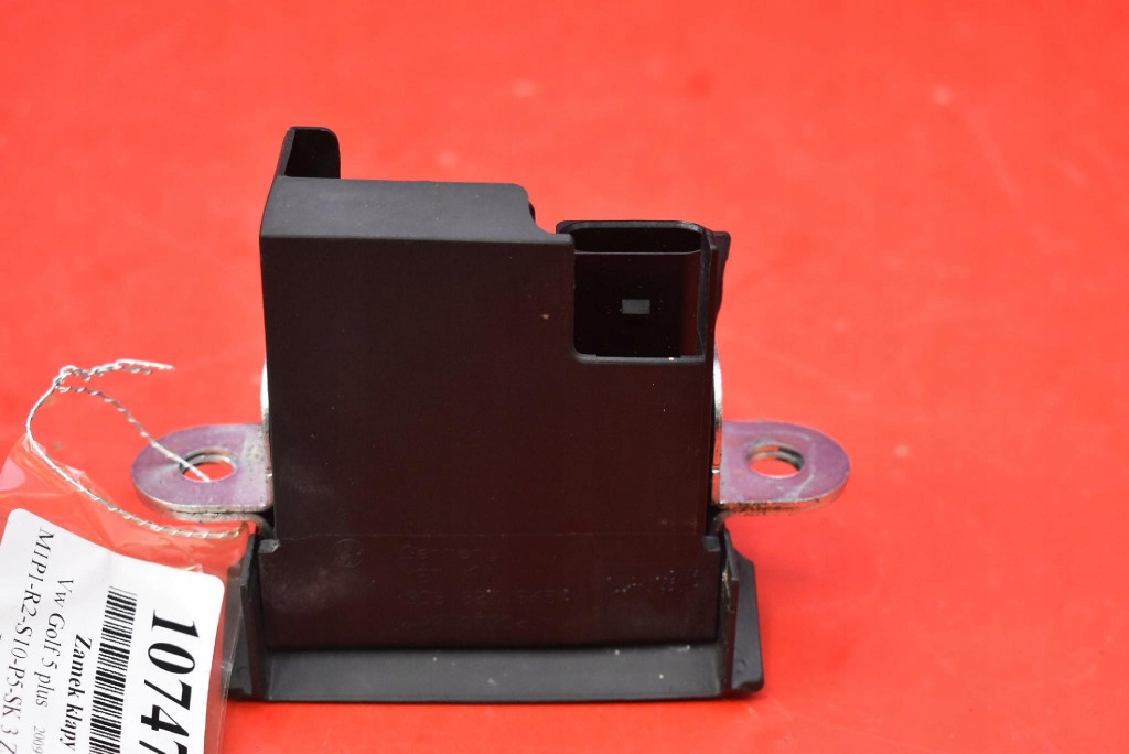 lock bonnet rear part boot 5M0827505D VW GOLF 5 V plus LIFT 09-14