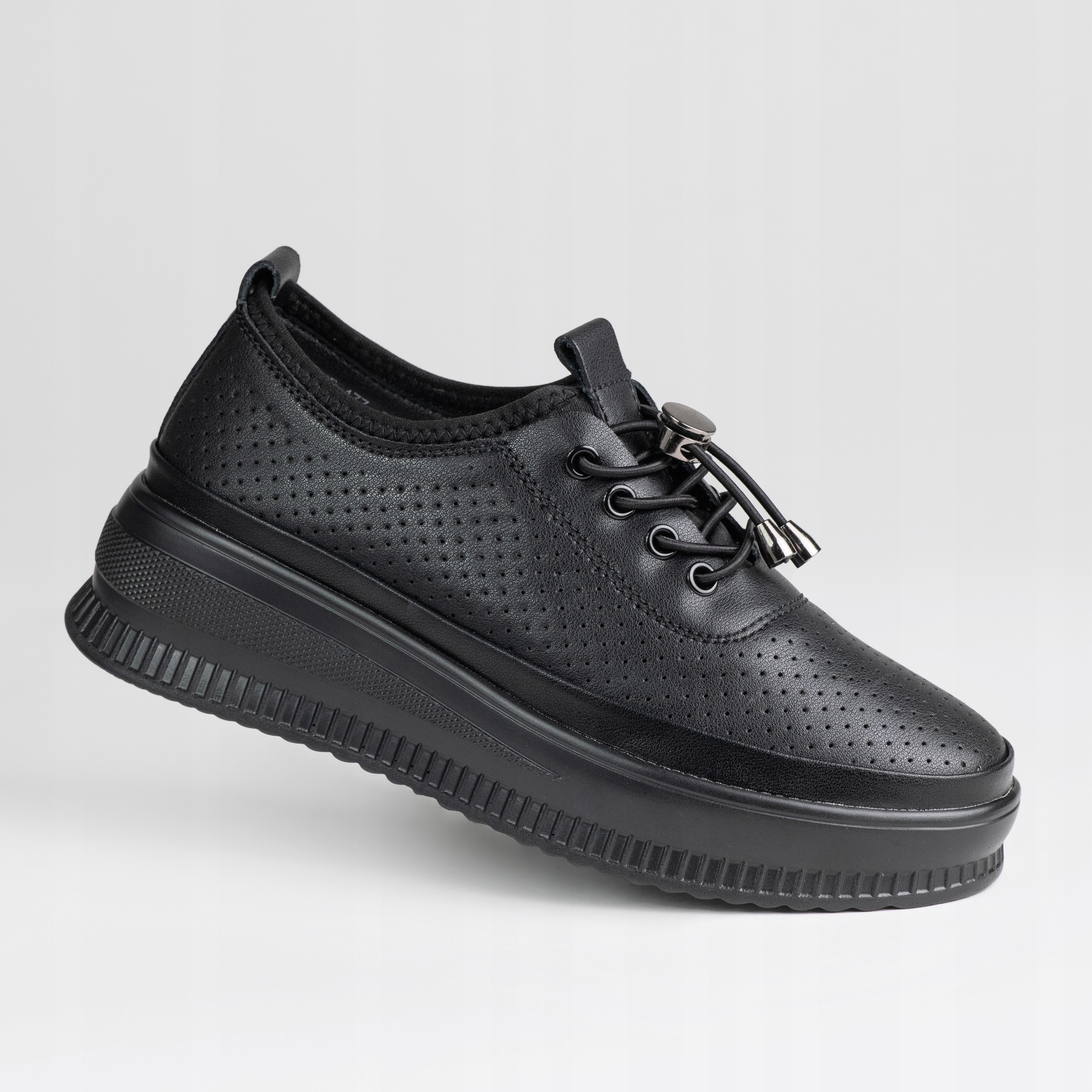 Półbuty damskie skóra naturalna ażurowa Goodin GD-XF-177 czarne lekkie 37