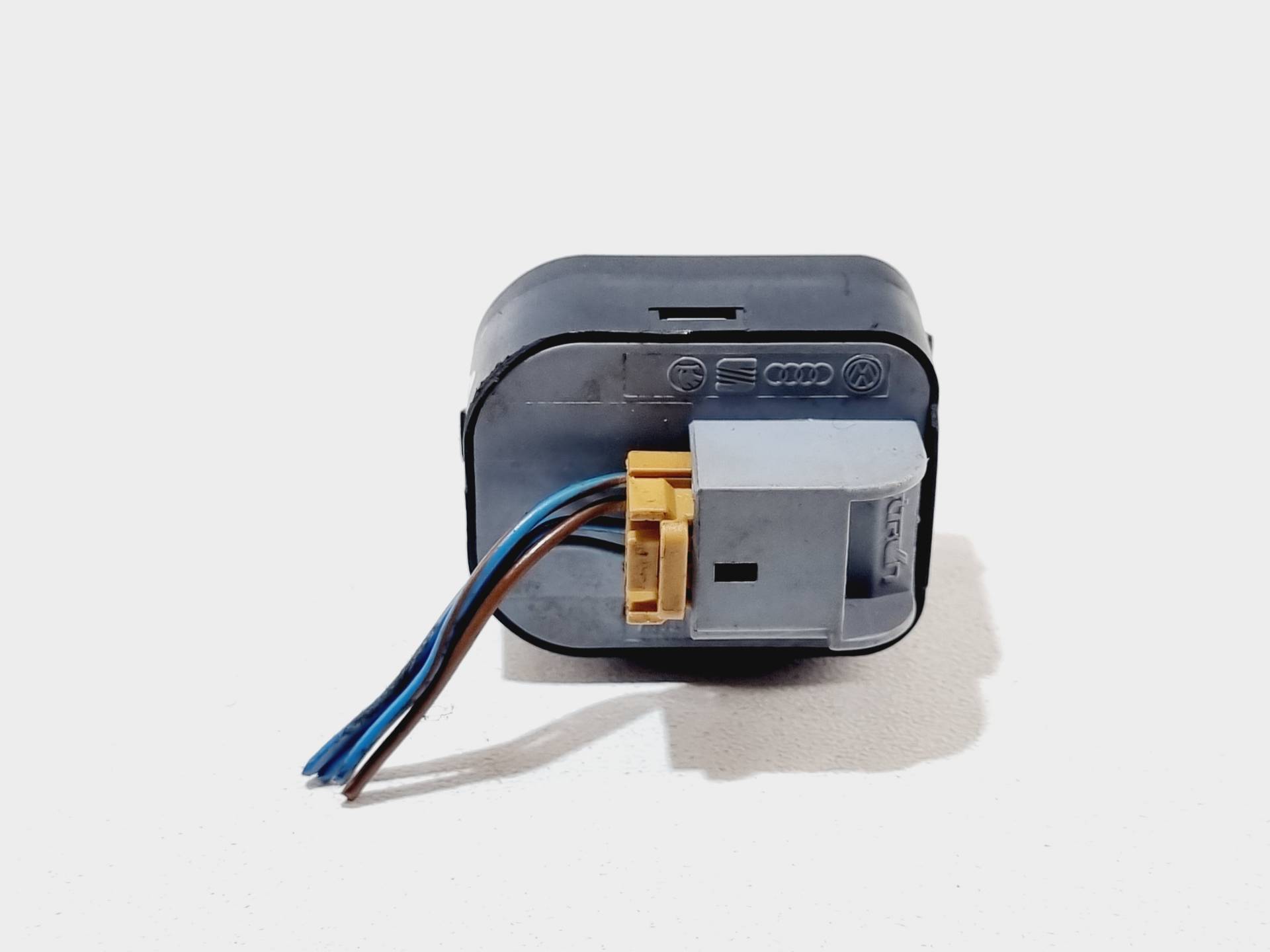 button control of mirrors side Audi A4 B7 2005 8E0959565