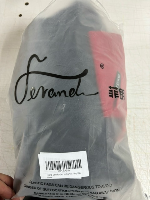 Damskie poncho z kapturem Ferand Rozmiar uniwersalny