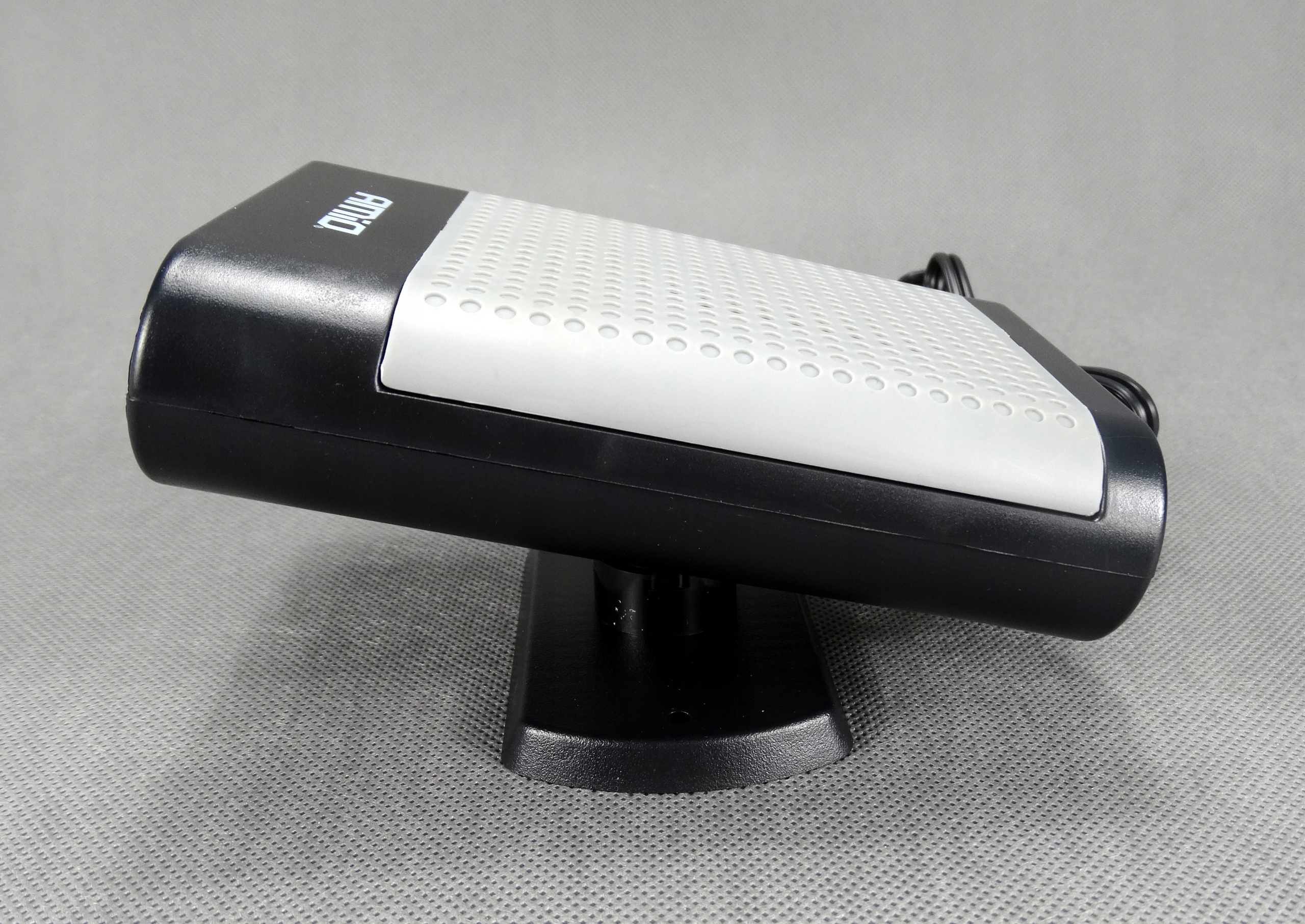 TERMOWENTYLATOR FARELKA GRZEJNIK DMUCHAWA SAMOCHODOWA 12V / 150W AMIO Producent Amio