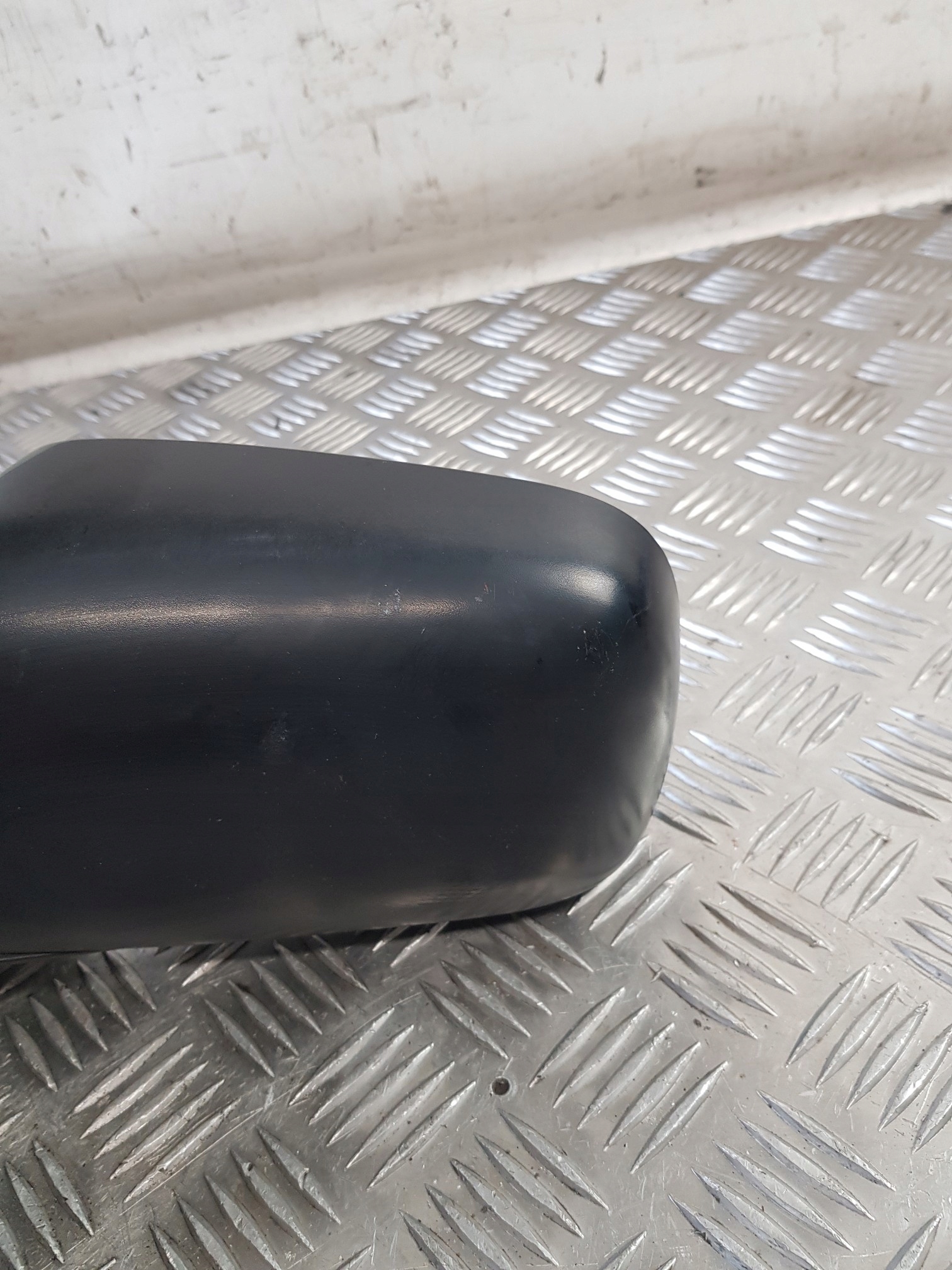 mirror left manually 879400D01000 TOYOTA YARIS and 02R