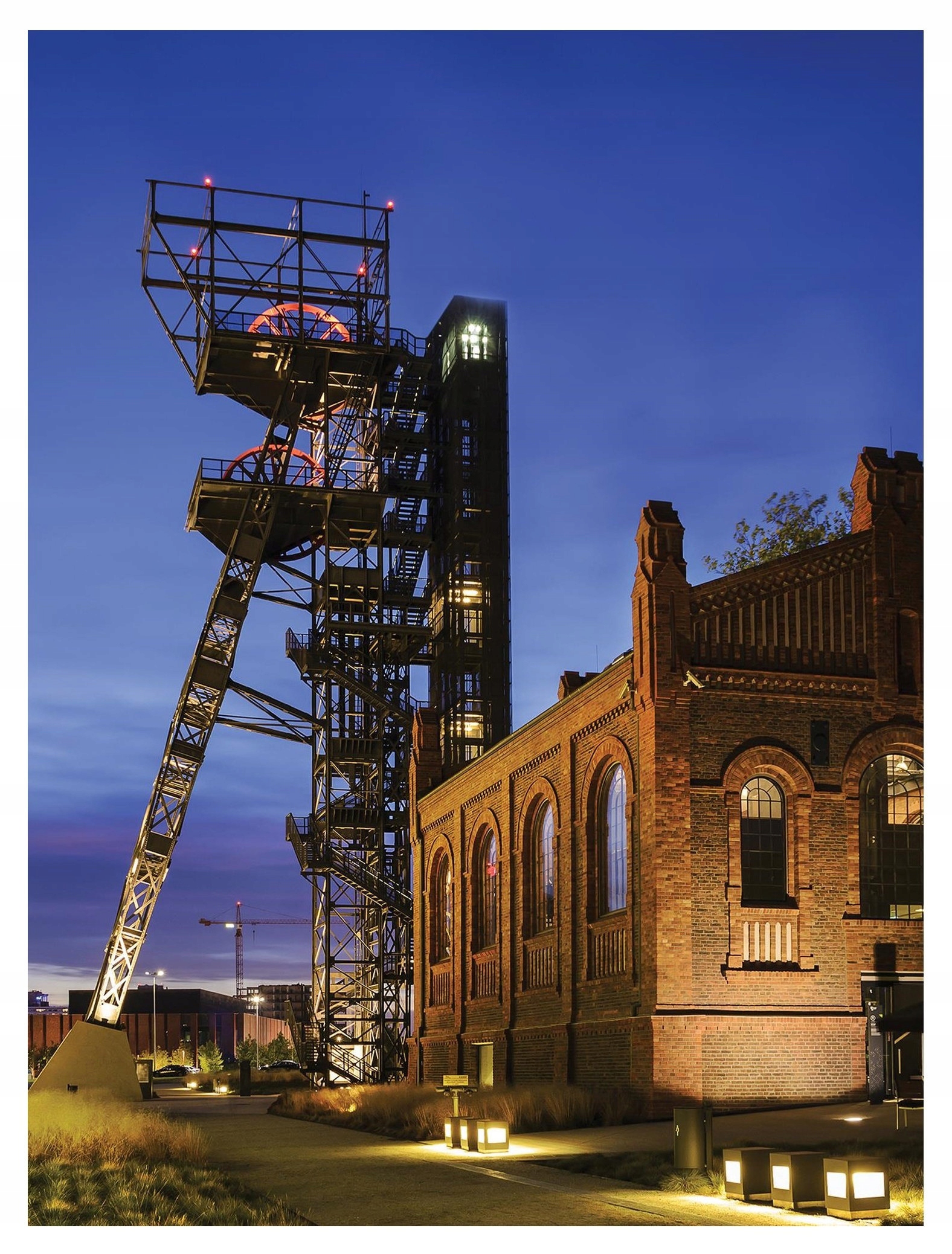 Fototapeta Architektura průmyslového města za soumraku 184x254 lepidlo