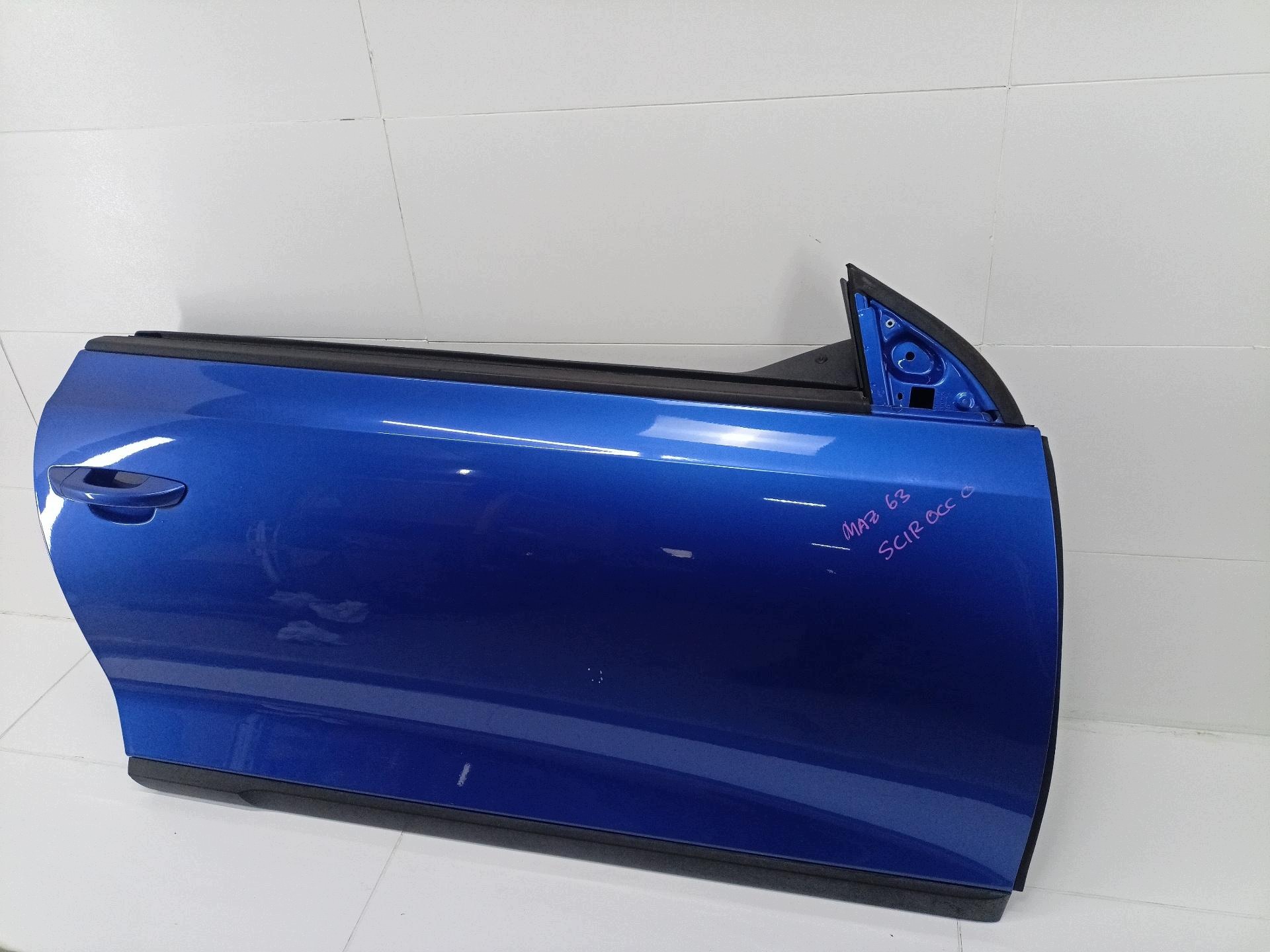 dveře předek pravá strana Volkswagen Scirocco 3 2009