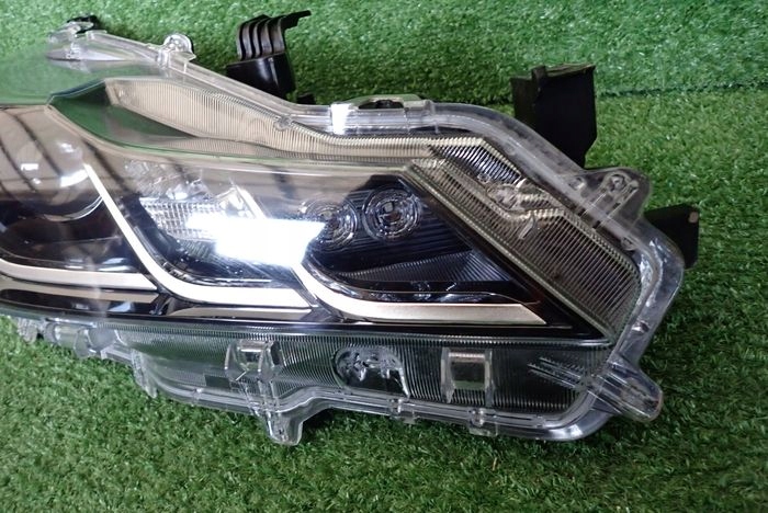 TOYOTA COROLLA E21 sedan 19- light left front front