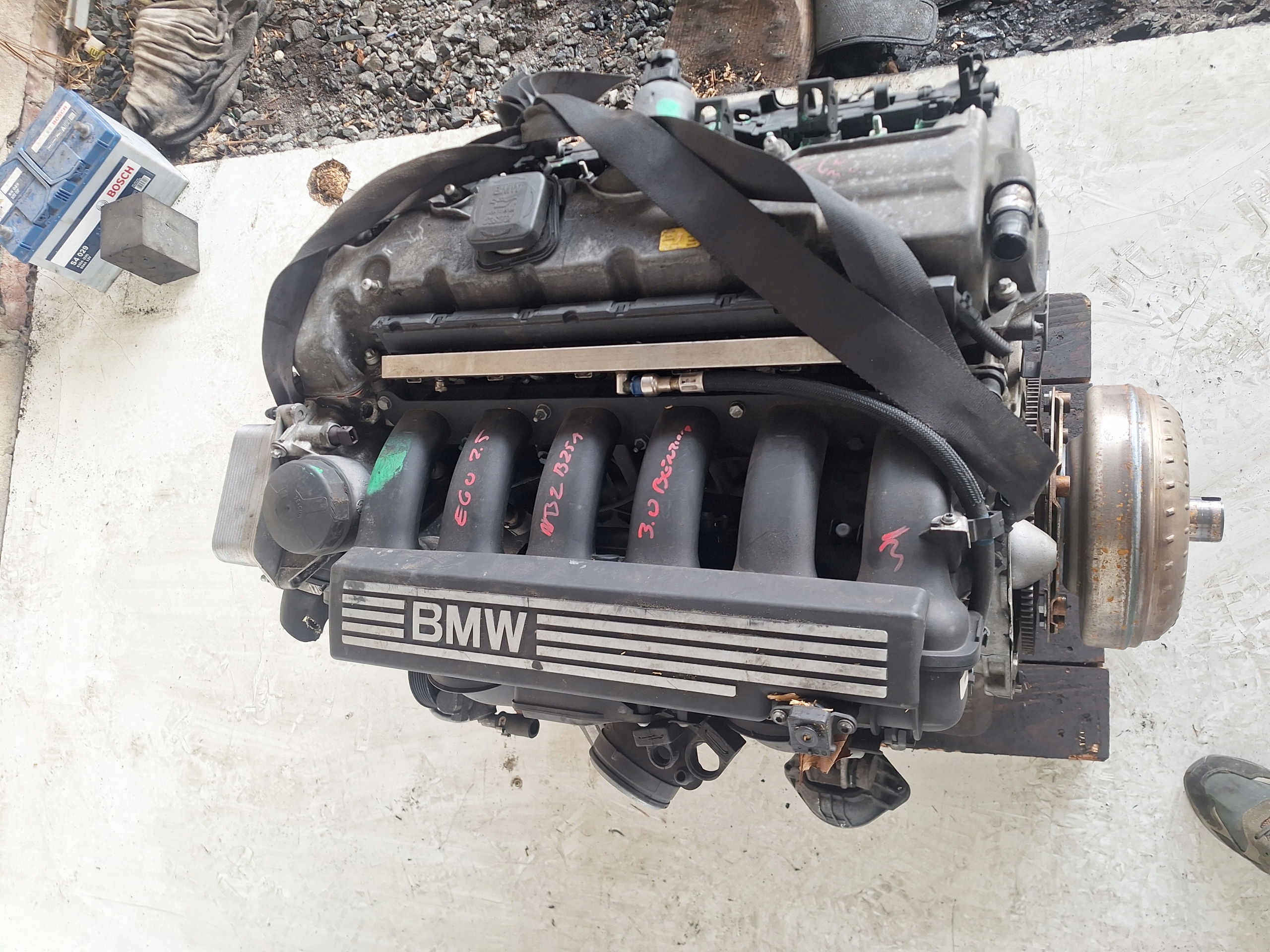 BMW 5 E60 530 03-07 engine N52B25A