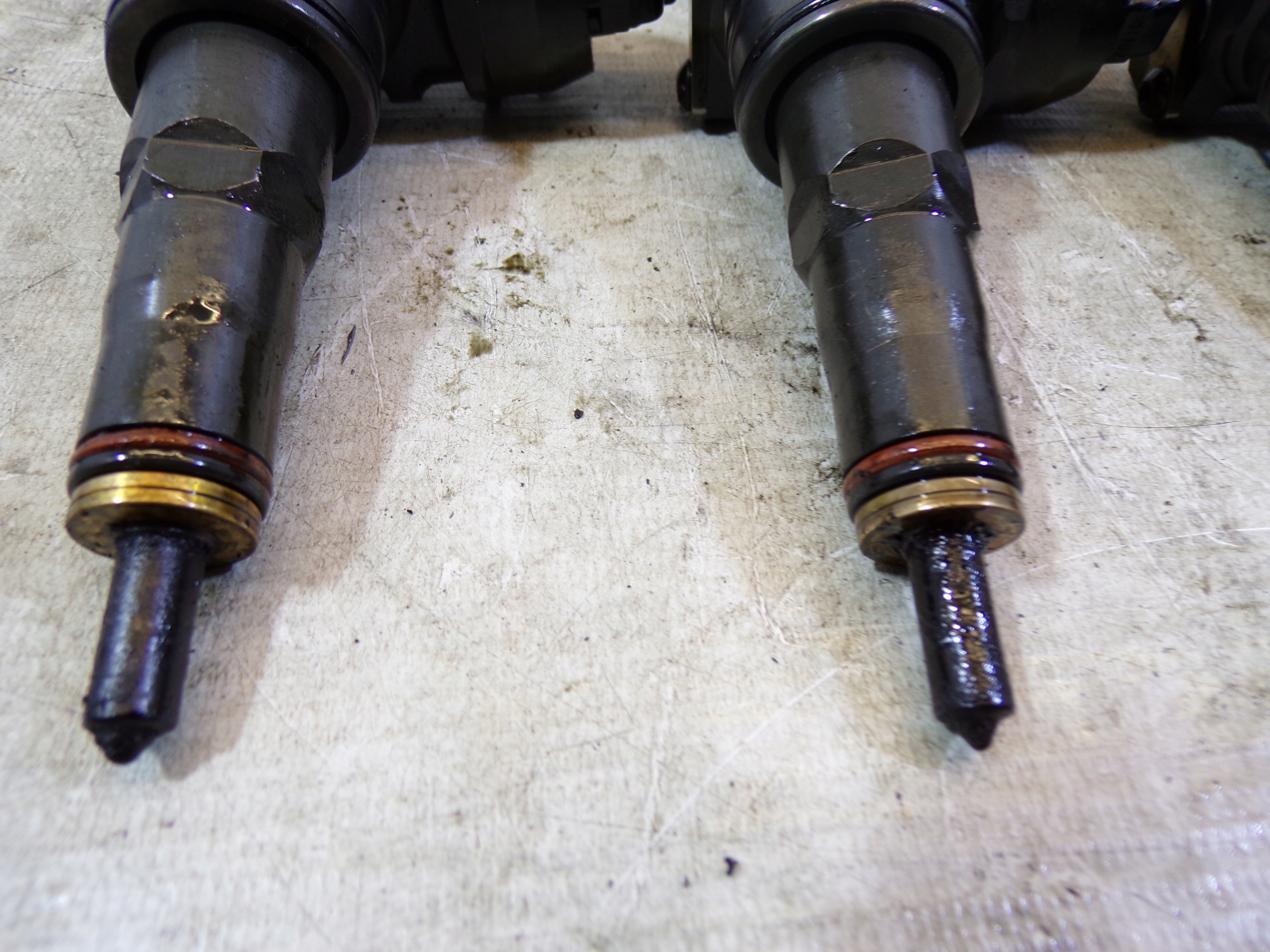 Injecteurs Injecteurs Injecteurs 1.9 TDI 038130073AG (2)
