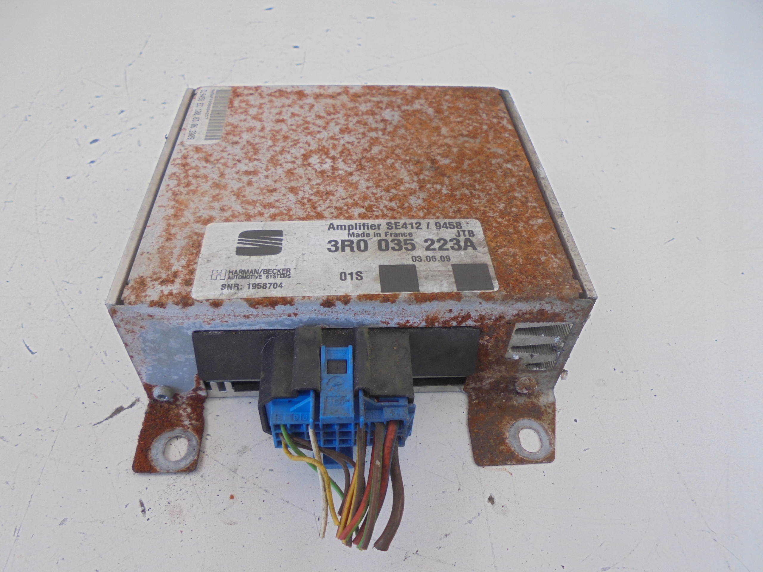 RADIO WZMACNIACZ 3R0035223A SEAT EXEO