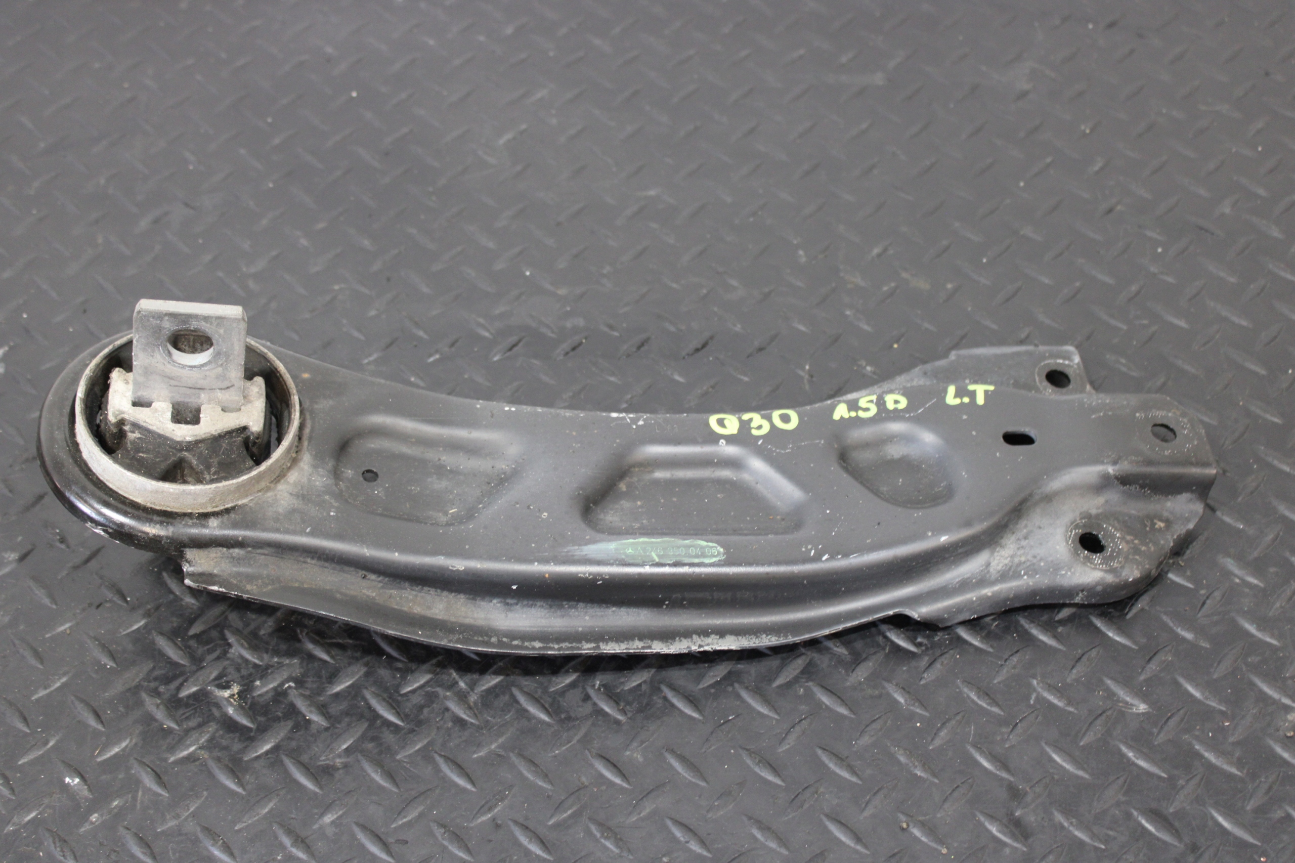 Querlenker links heck A2463500406 INFINITI Q30