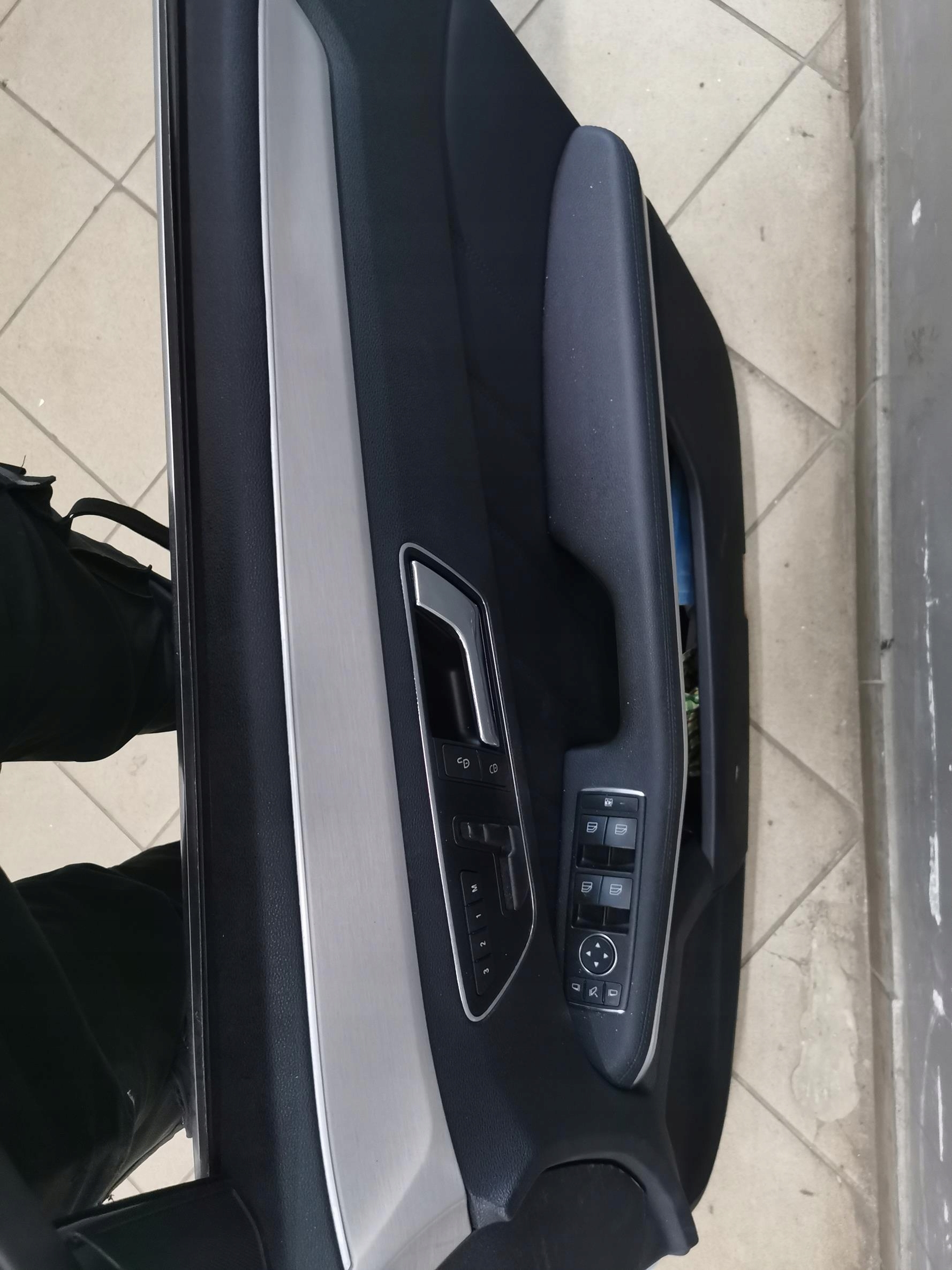 door right front MERCEDES E-KLASA W212 775 08-13
