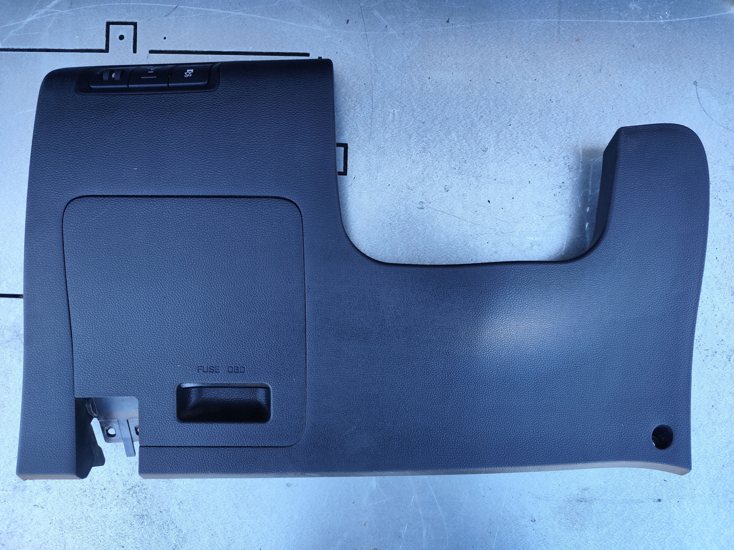 HYUNDAI I20 II cover consoles